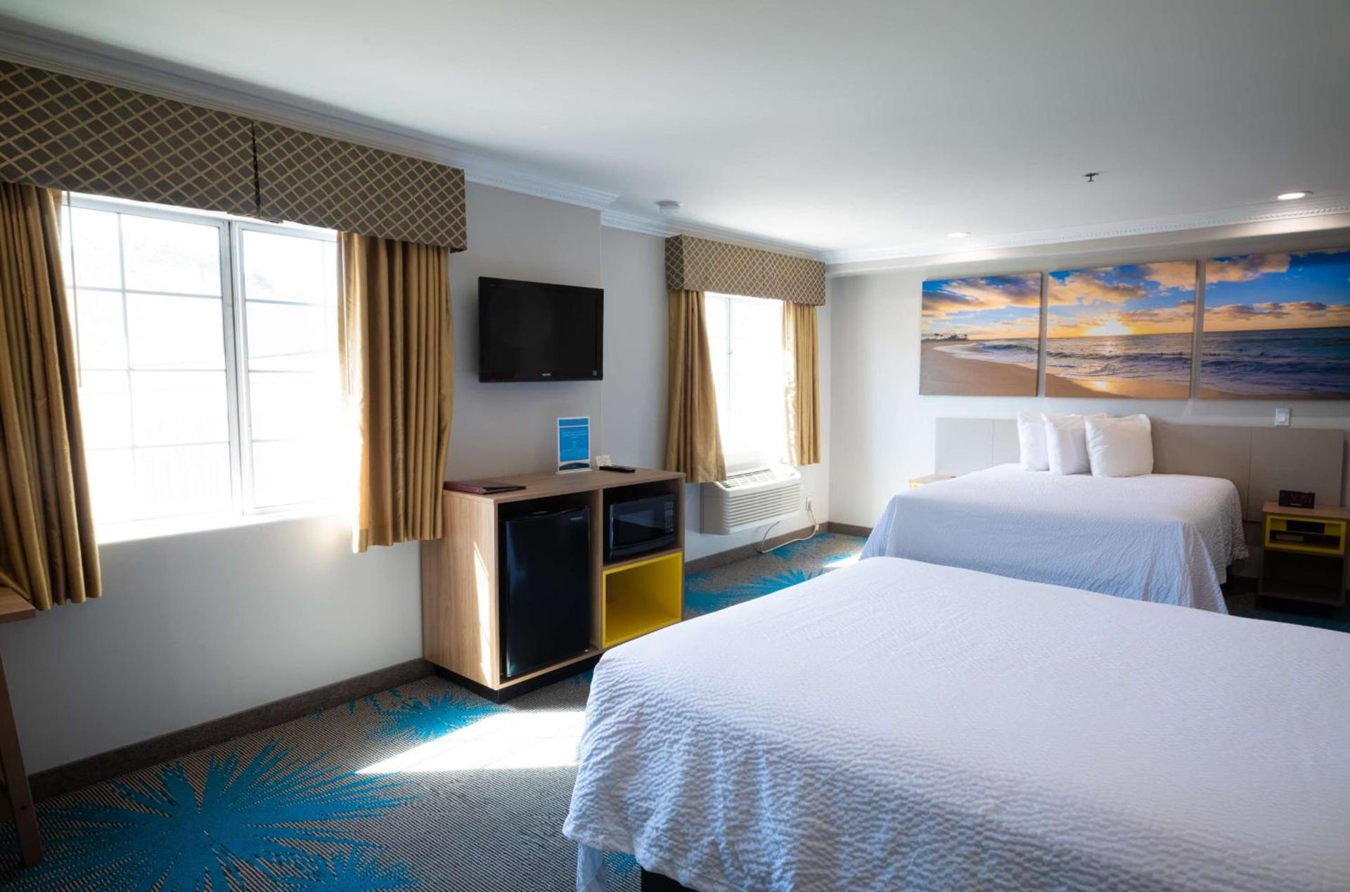 Days Inn by Wyndham Santa Monica photo 24