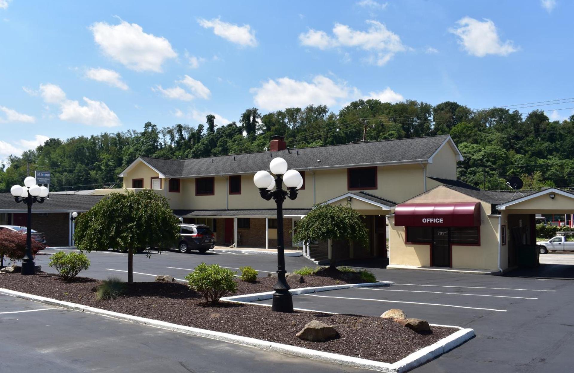 South Hills Motel photo 40