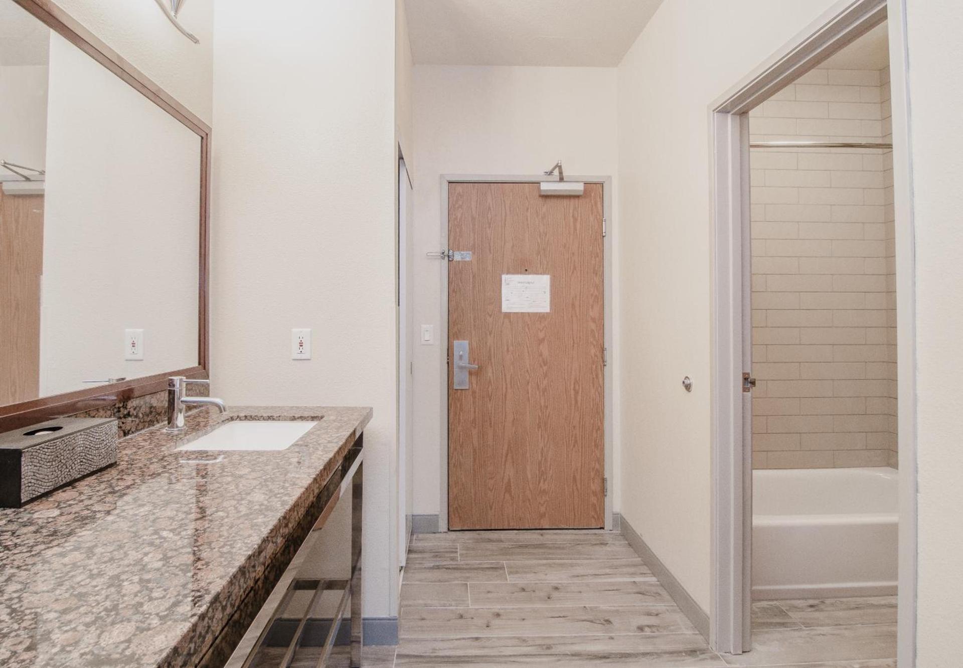 Best Western PLUS Peppertree Airport Inn photo 48