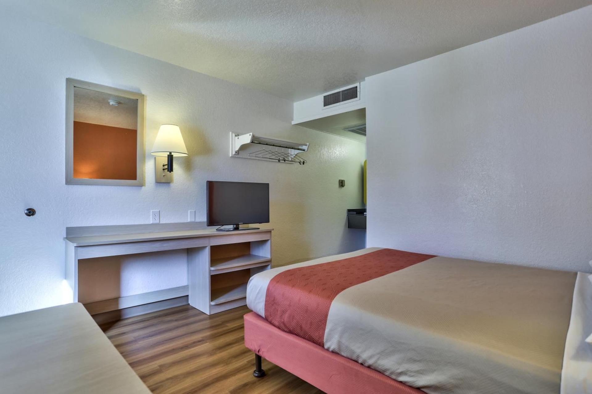 Motel 6-Flagstaff, AZ - Butler photo 50