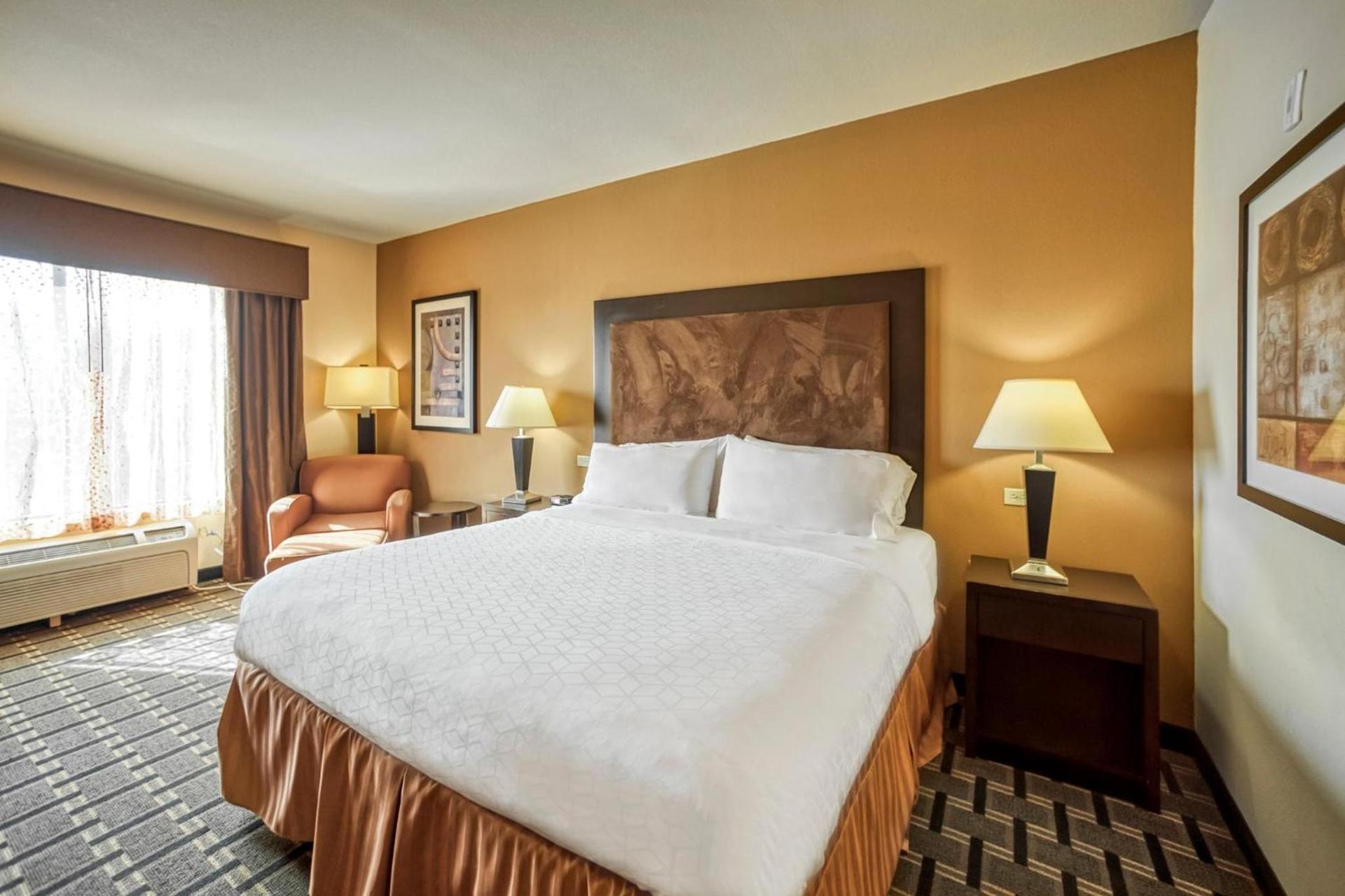 Holiday Inn Express and Suites Beeville by IHG photo 62