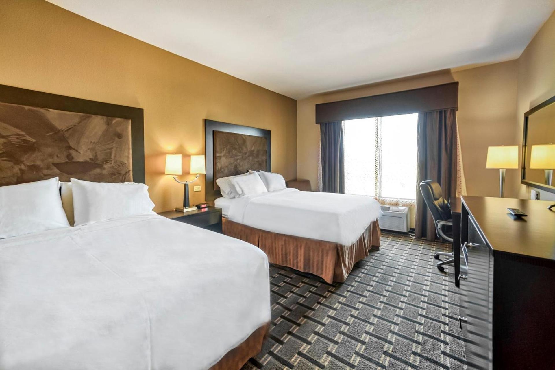 Holiday Inn Express and Suites Beeville by IHG photo 64