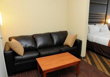 Comfort Suites near Tanger Outlet Mall photo 61