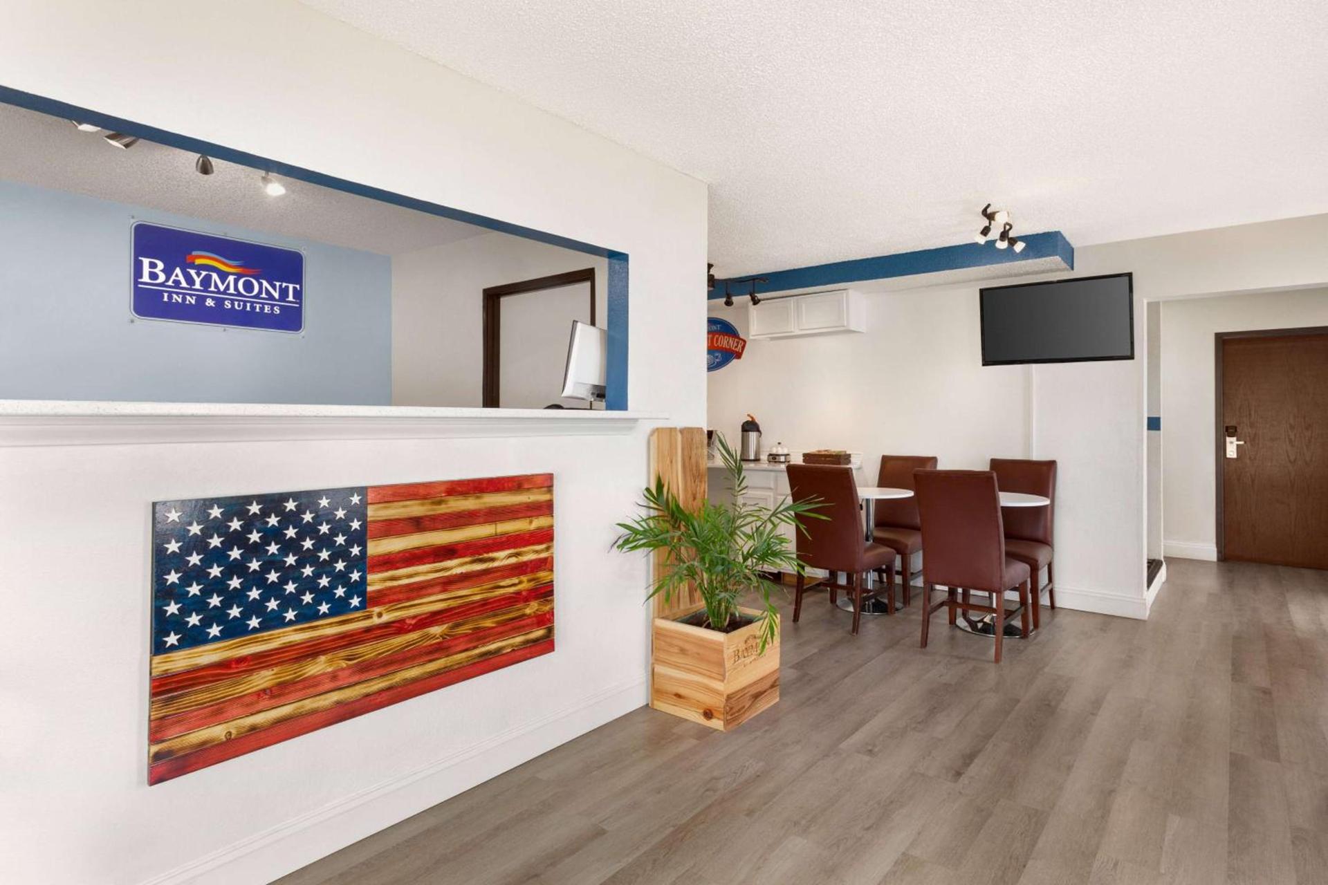 Baymont by Wyndham Hutchinson photo 4