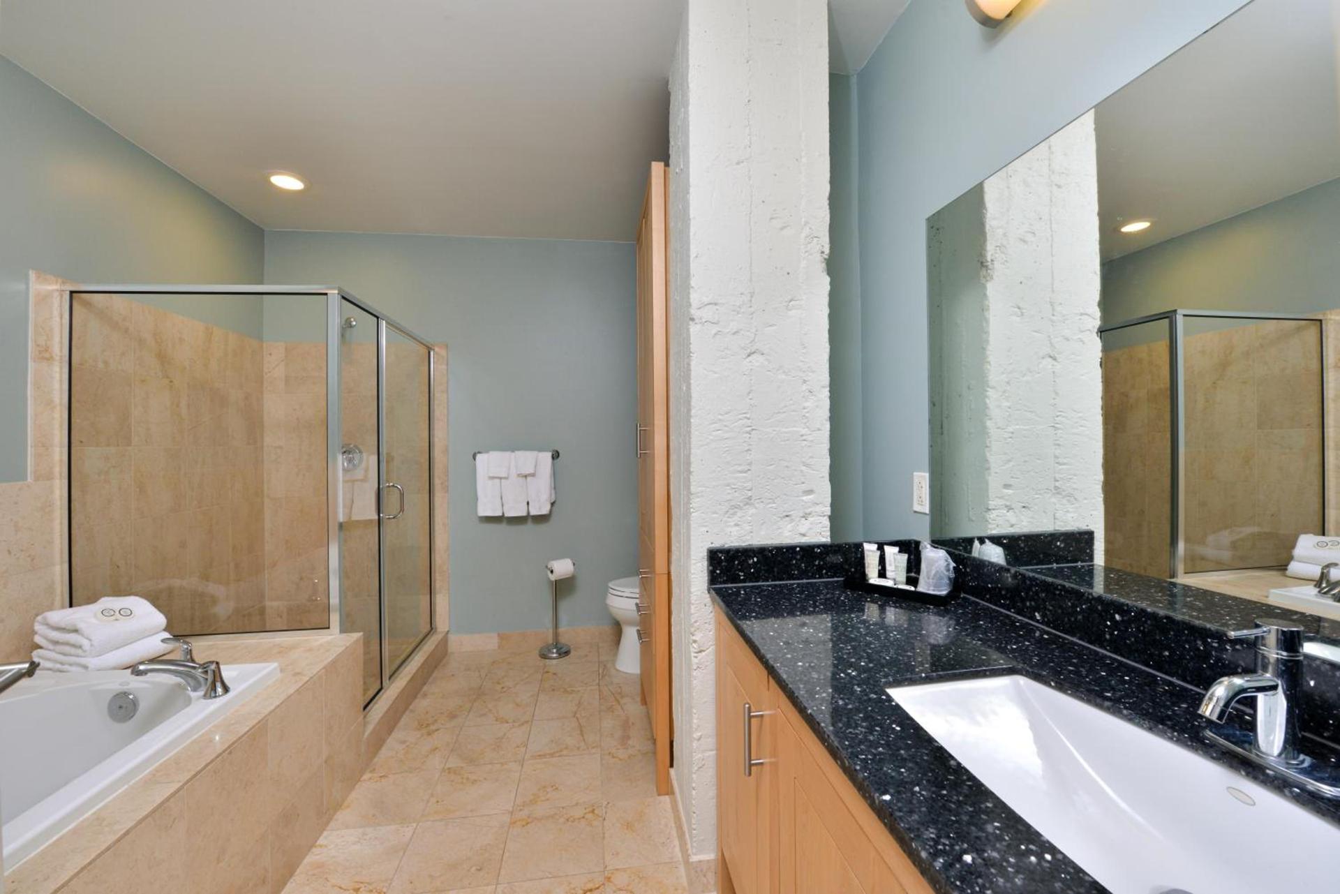 Grand Eastonian Hotel & Suites photo 42