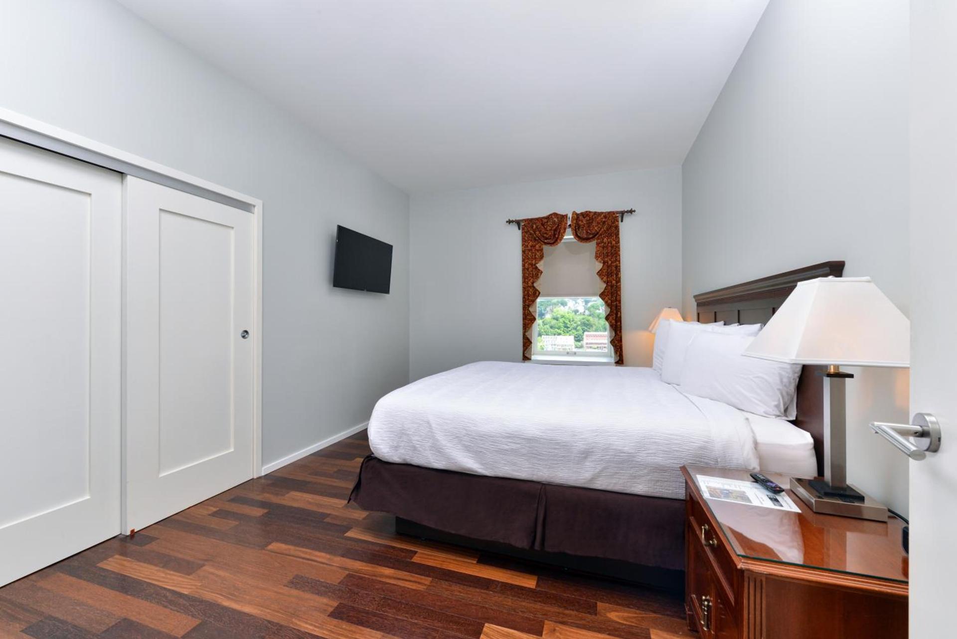 Grand Eastonian Hotel & Suites photo 44