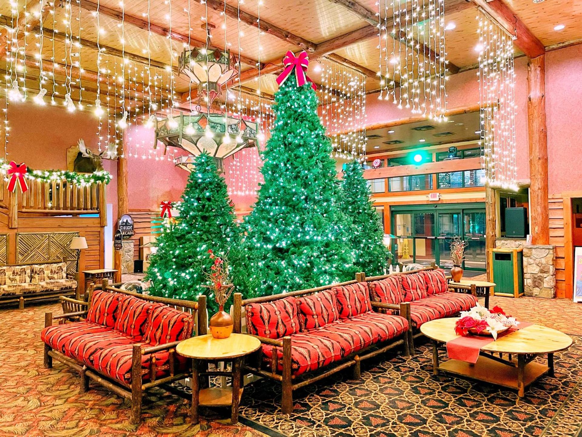 Six Flags Great Escape Lodge & Indoor Waterpark photo 44