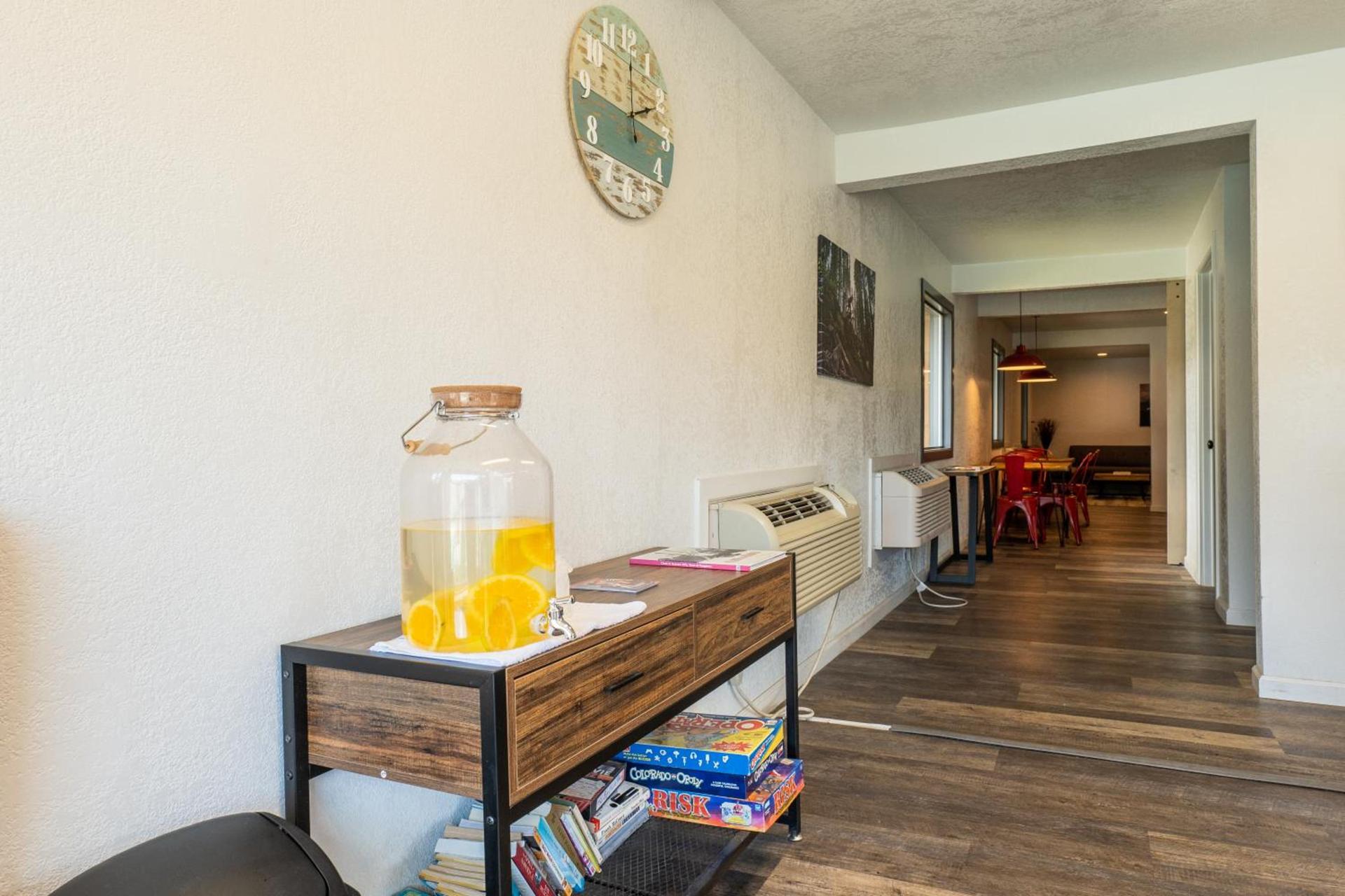 The Junction Hotel and Hostel photo 10