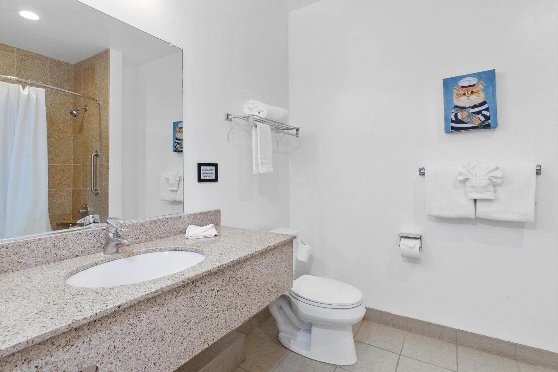 Beach House Inn & Suites photo 36