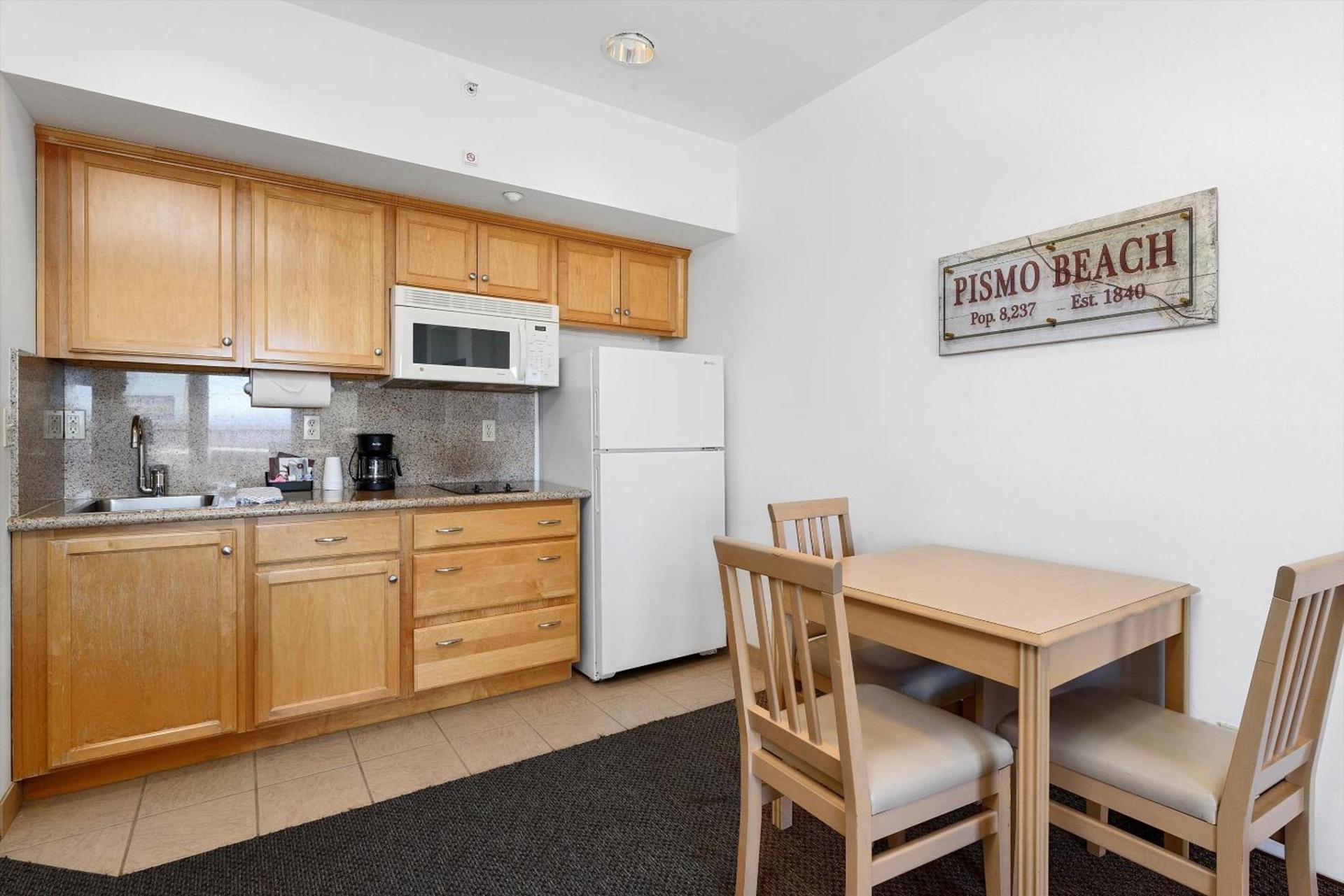 Beach House Inn & Suites photo 41