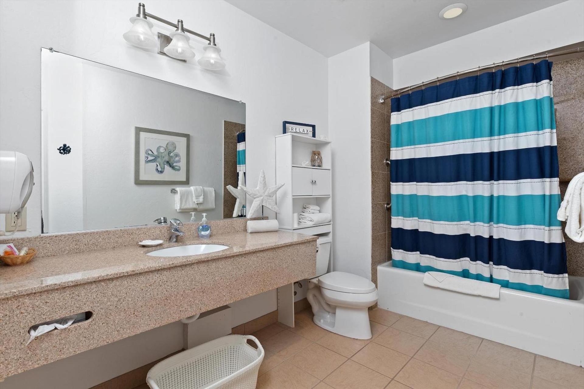 Beach House Inn & Suites photo 35