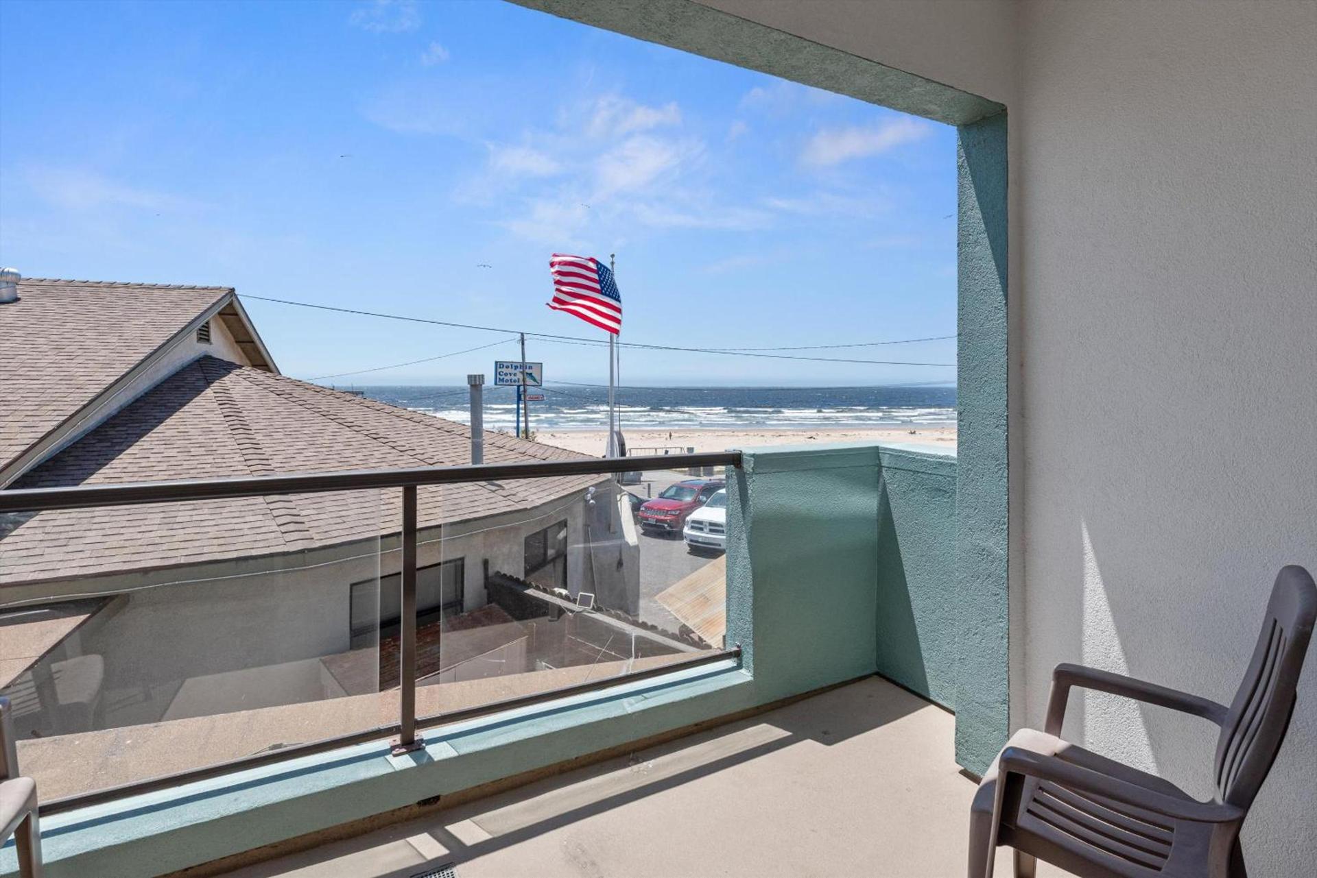 Beach House Inn & Suites photo 16