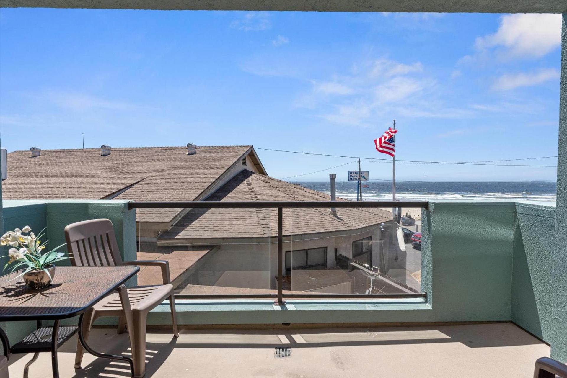 Beach House Inn & Suites photo 17