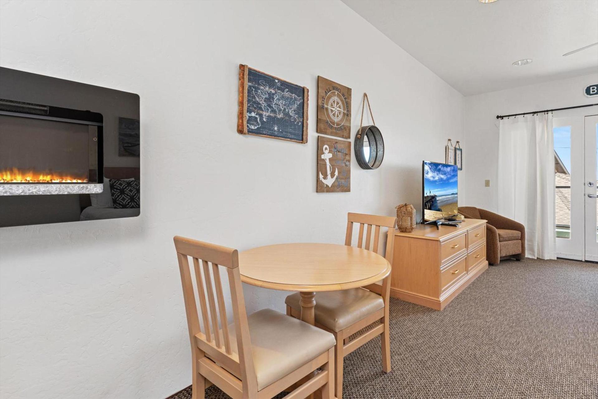 Beach House Inn & Suites photo 19