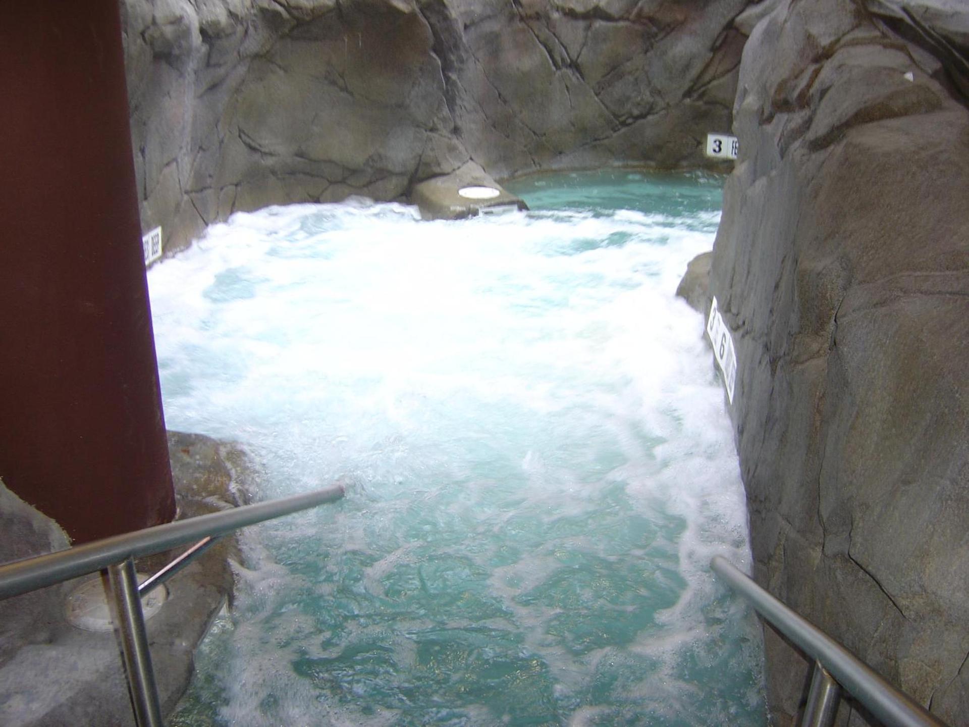 Six Flags Great Escape Lodge & Indoor Waterpark photo 26