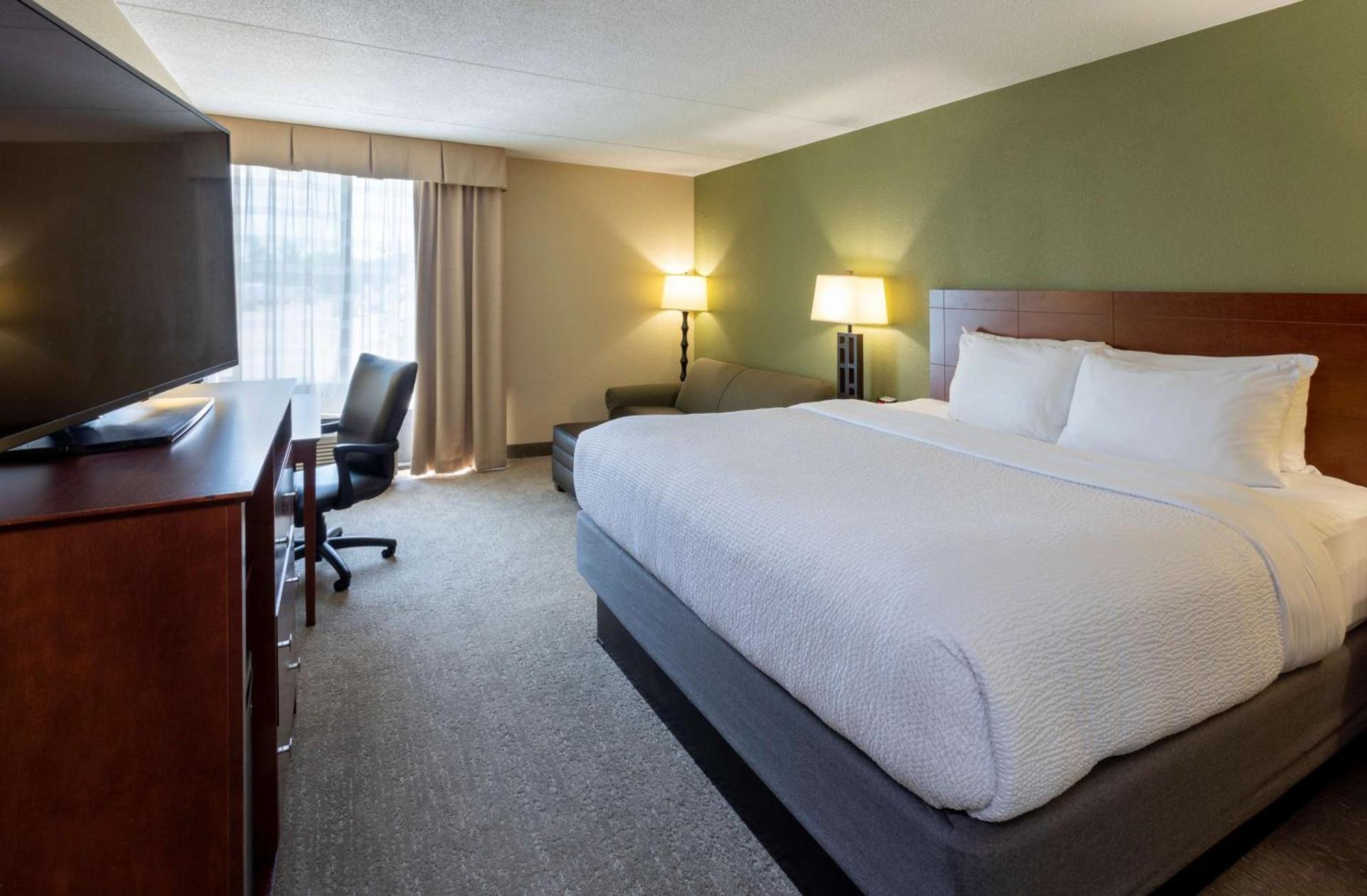 Best Western Fairmont photo 2