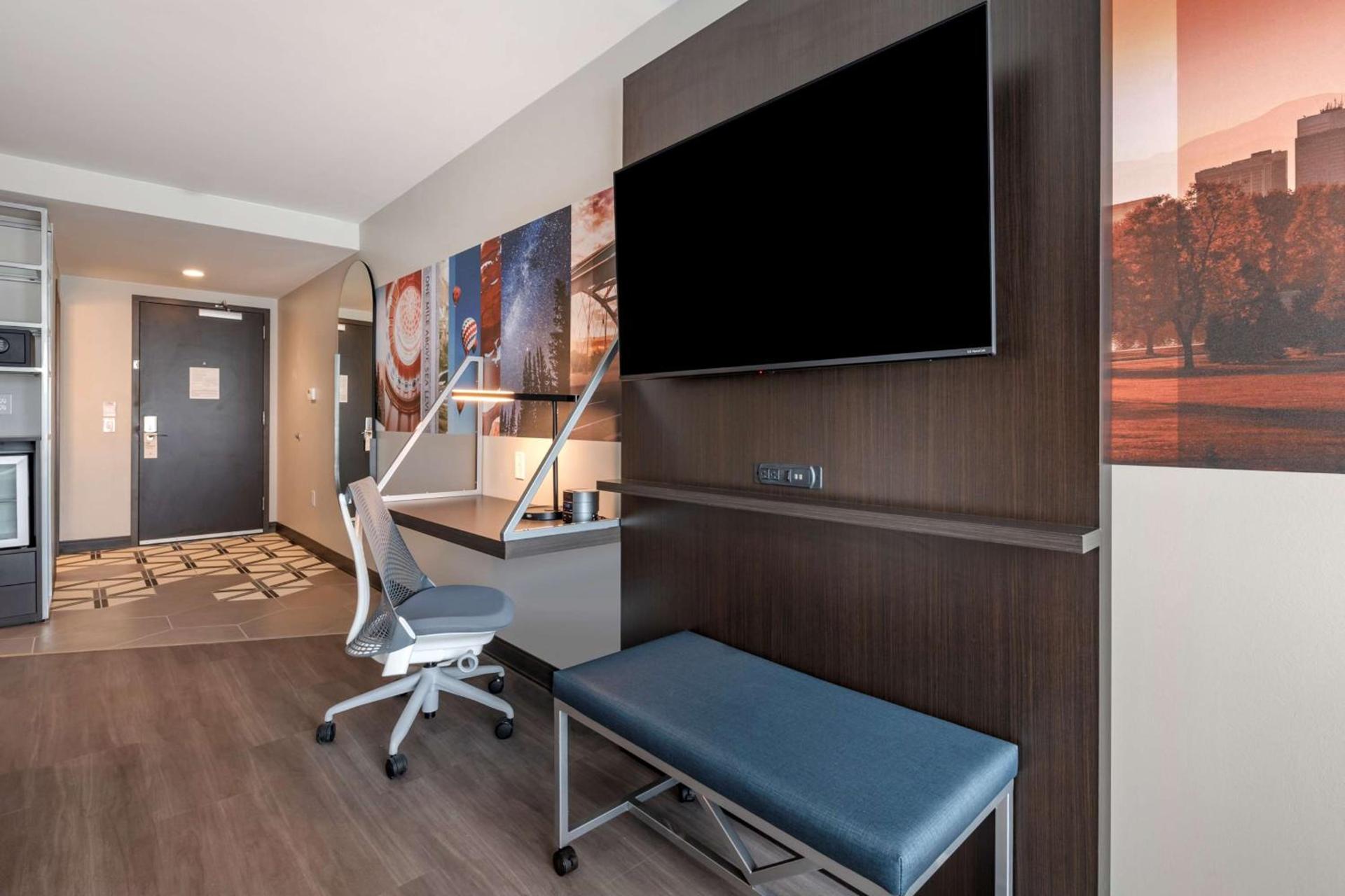 Vīb Hotel by Best Western Denver RiNo photo 21