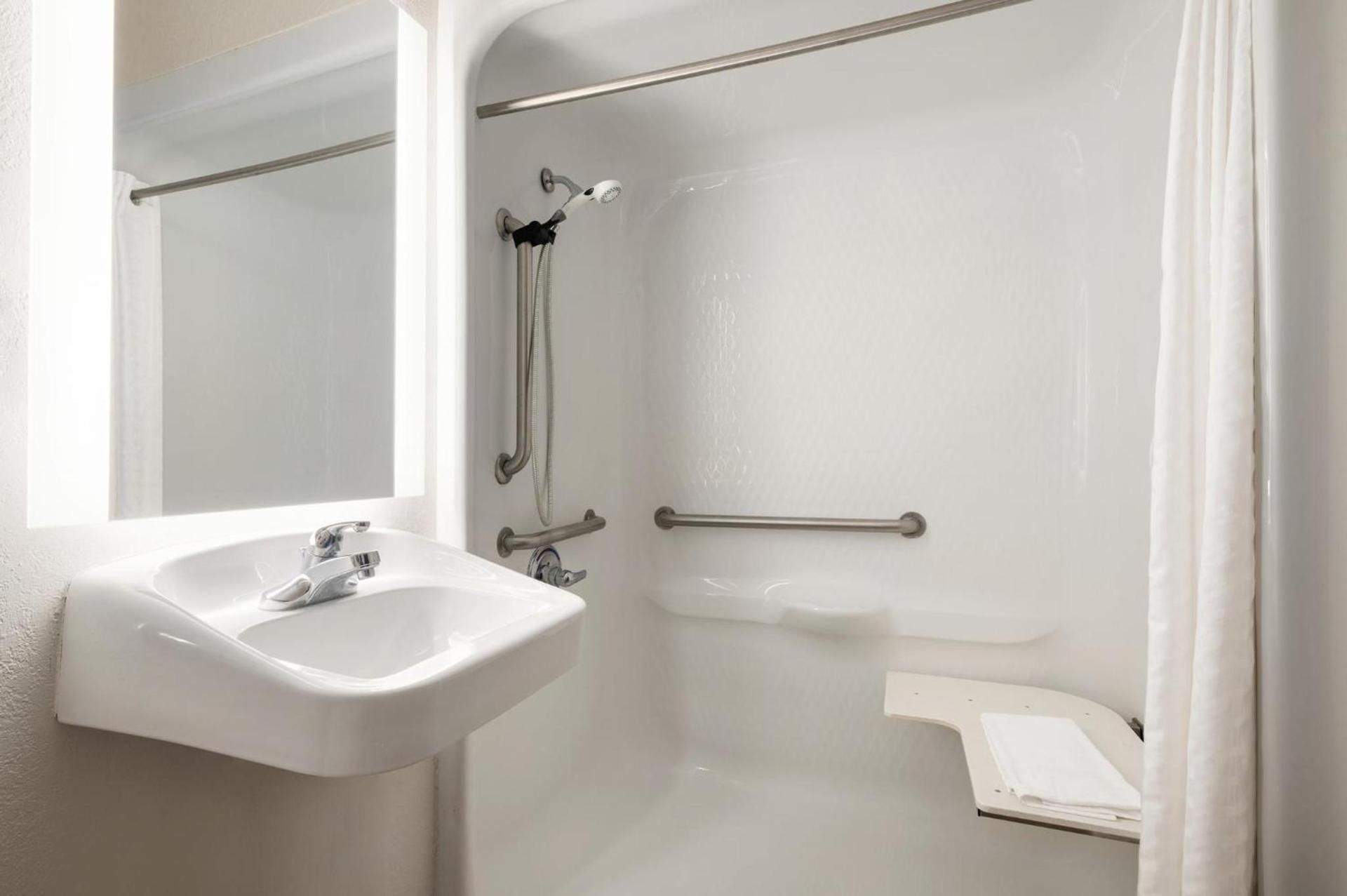 Candlewood Suites Watertown Fort Drum by IHG photo 10