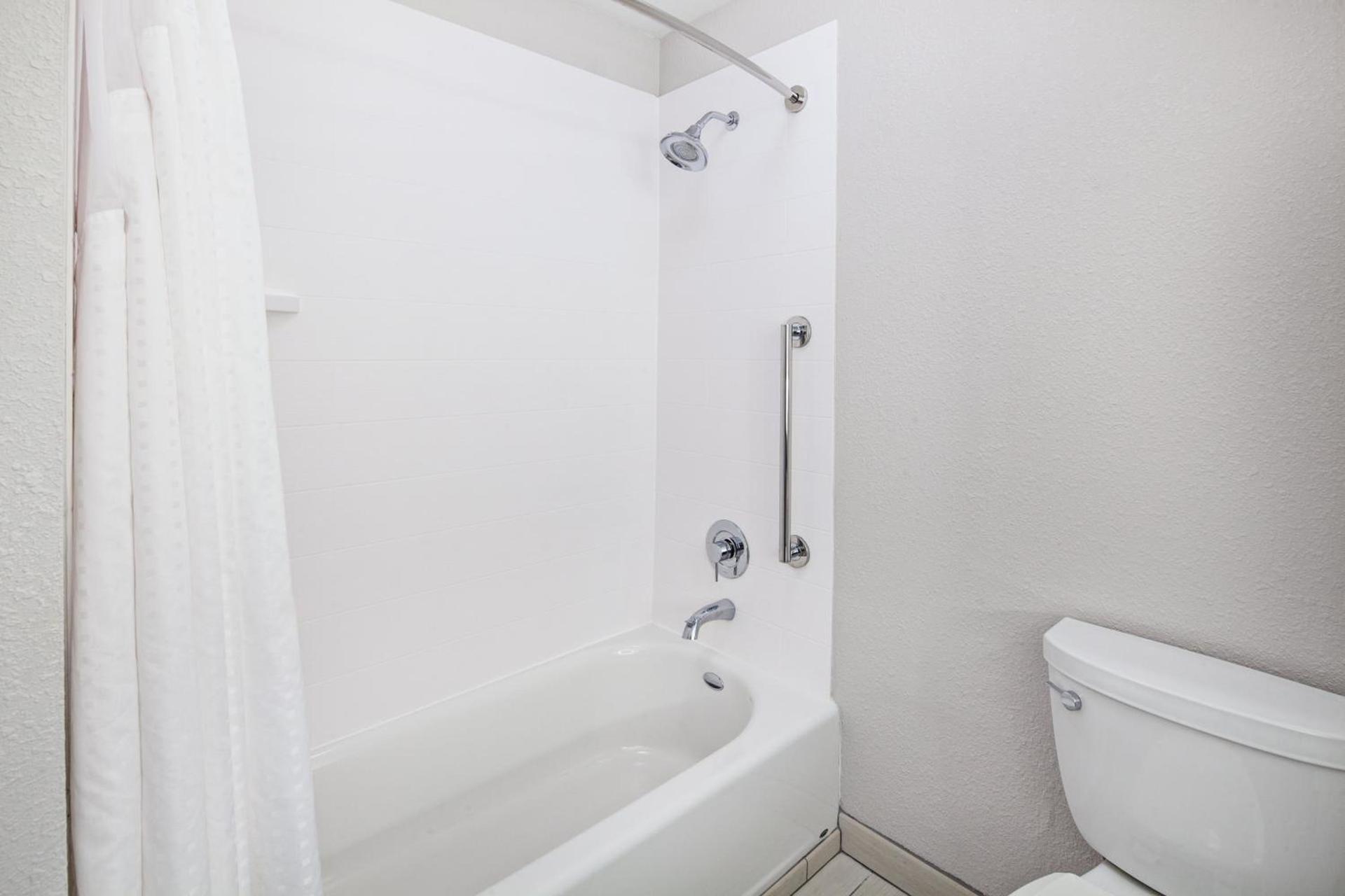 Holiday Inn Express & Suites Clovis Fresno Area by IHG photo 22