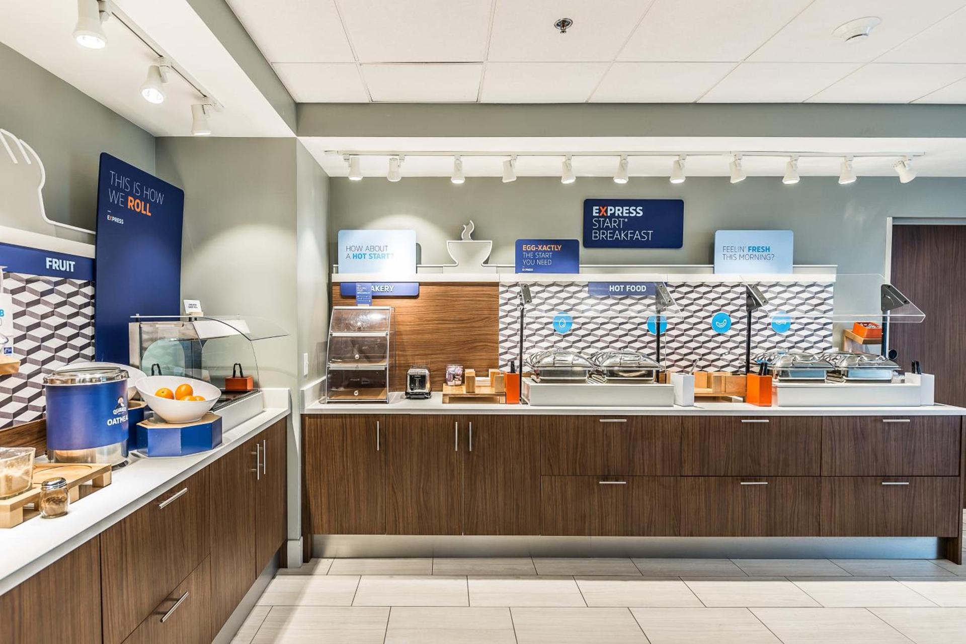 Holiday Inn Express Flint-Campus Area by IHG photo 12