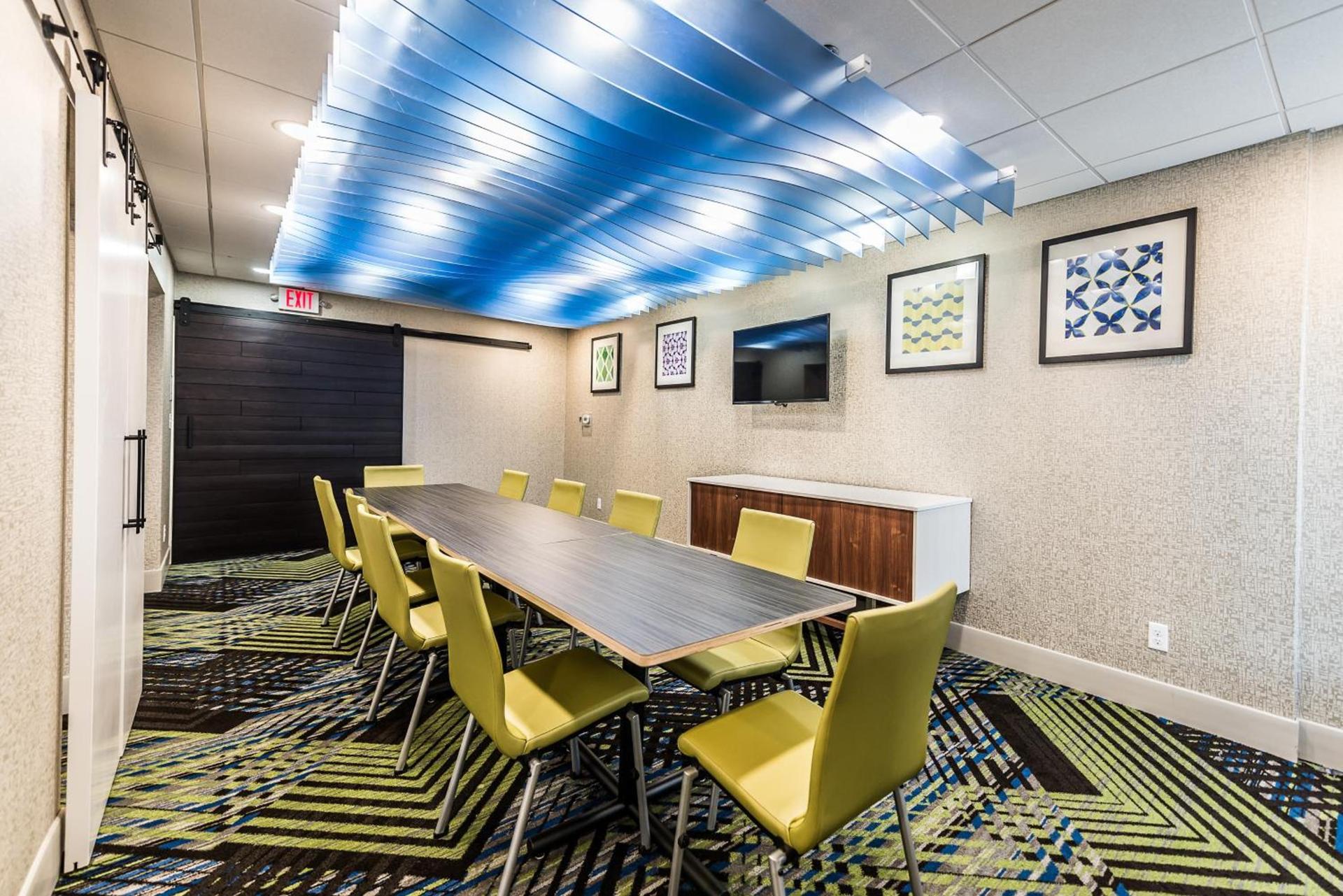 Holiday Inn Express Flint-Campus Area by IHG photo 21