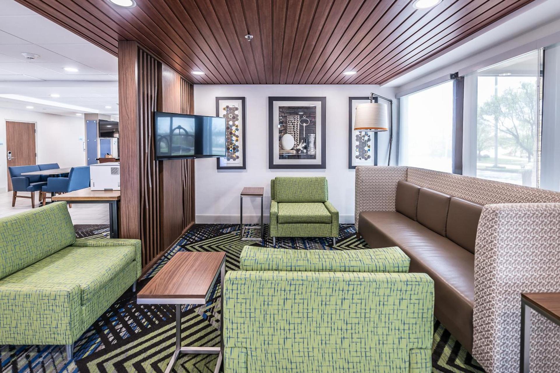 Holiday Inn Express Flint-Campus Area by IHG photo 3