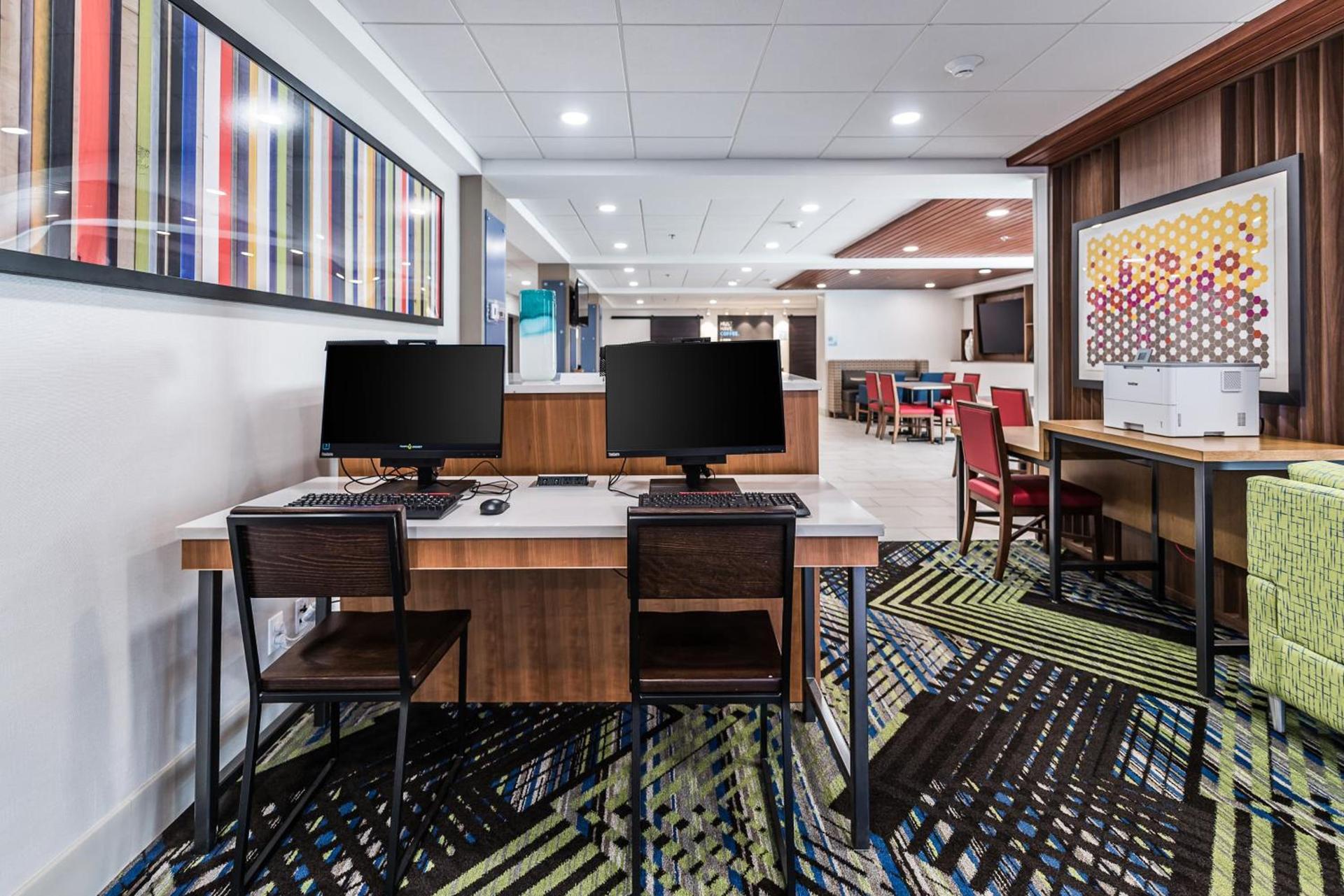 Holiday Inn Express Flint-Campus Area by IHG photo 6