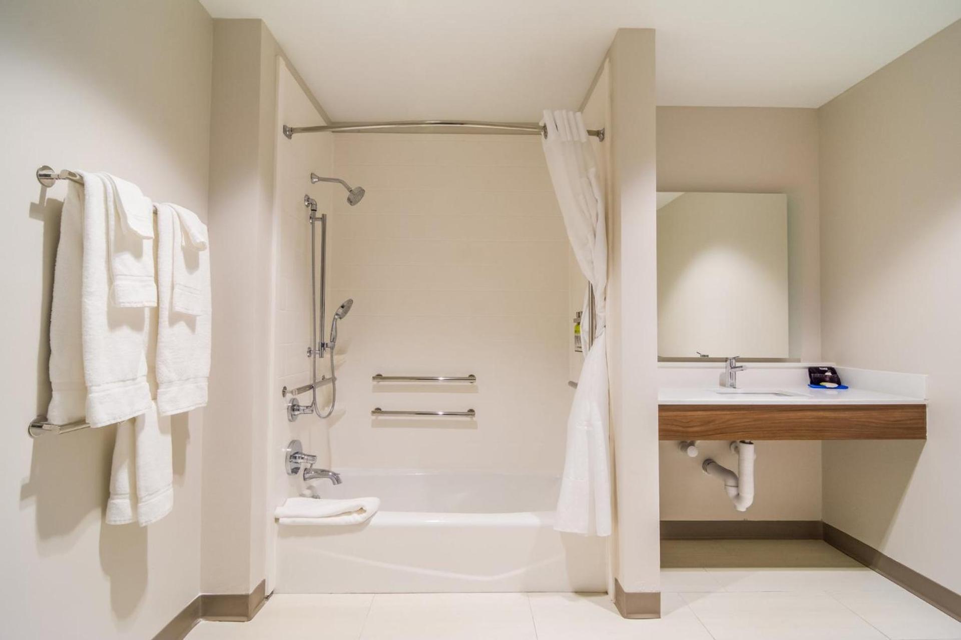 Holiday Inn Express & Suites - Asheboro by IHG photo 46