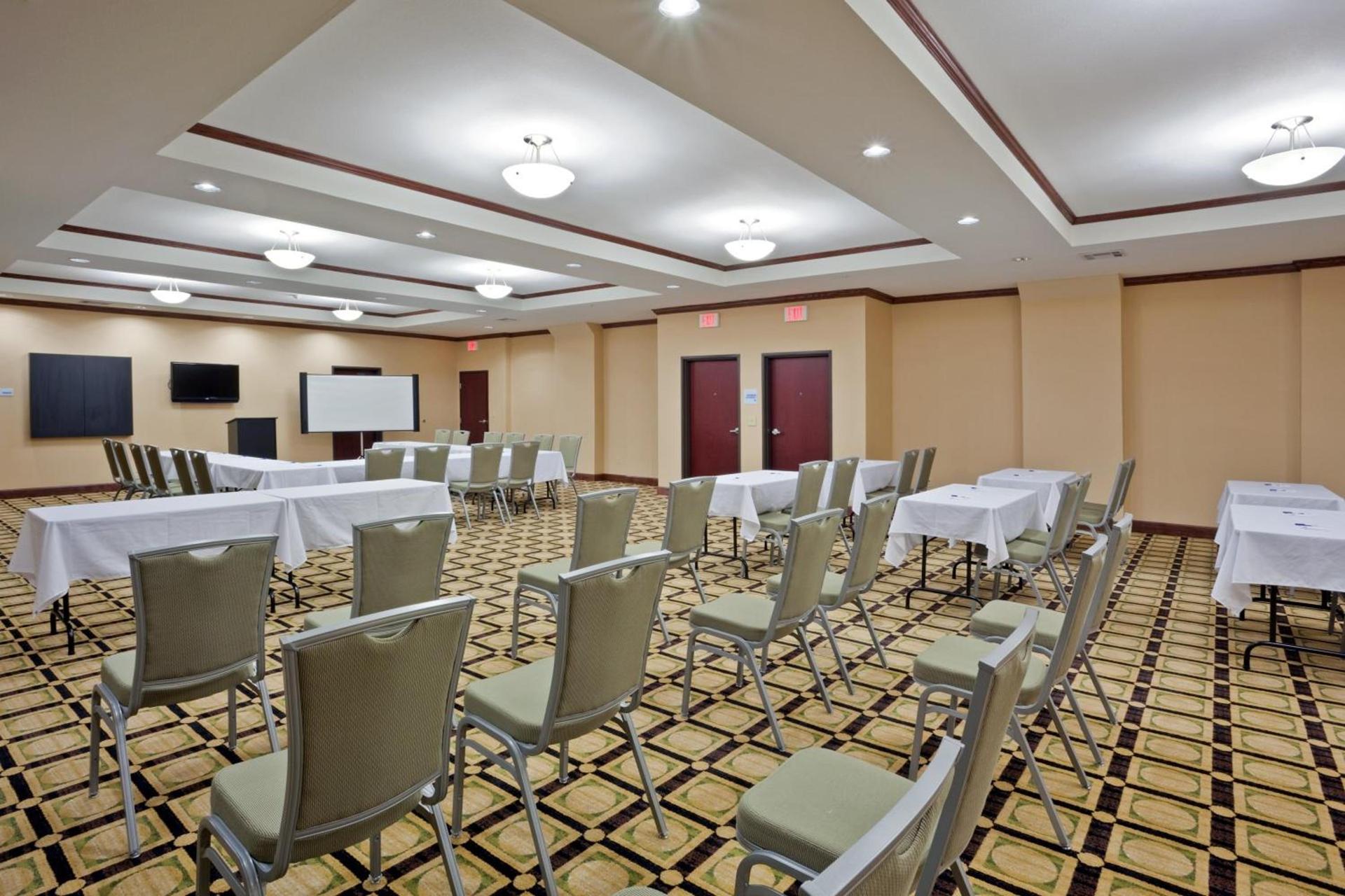 Holiday Inn Express Hotel & Suites Dumas by IHG photo 7