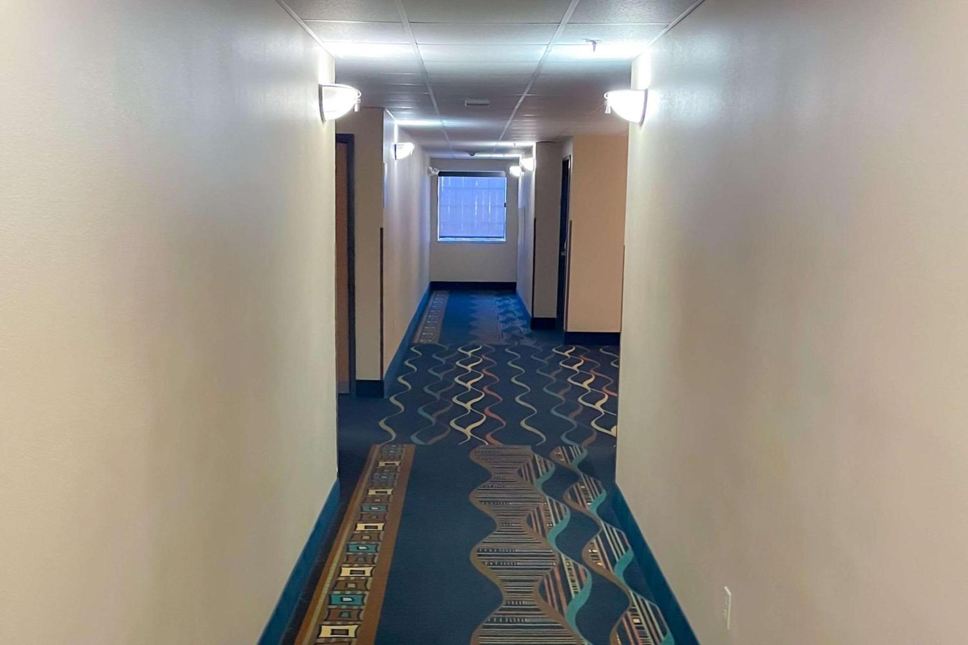 Comfort Inn & Suites Midtown photo 8