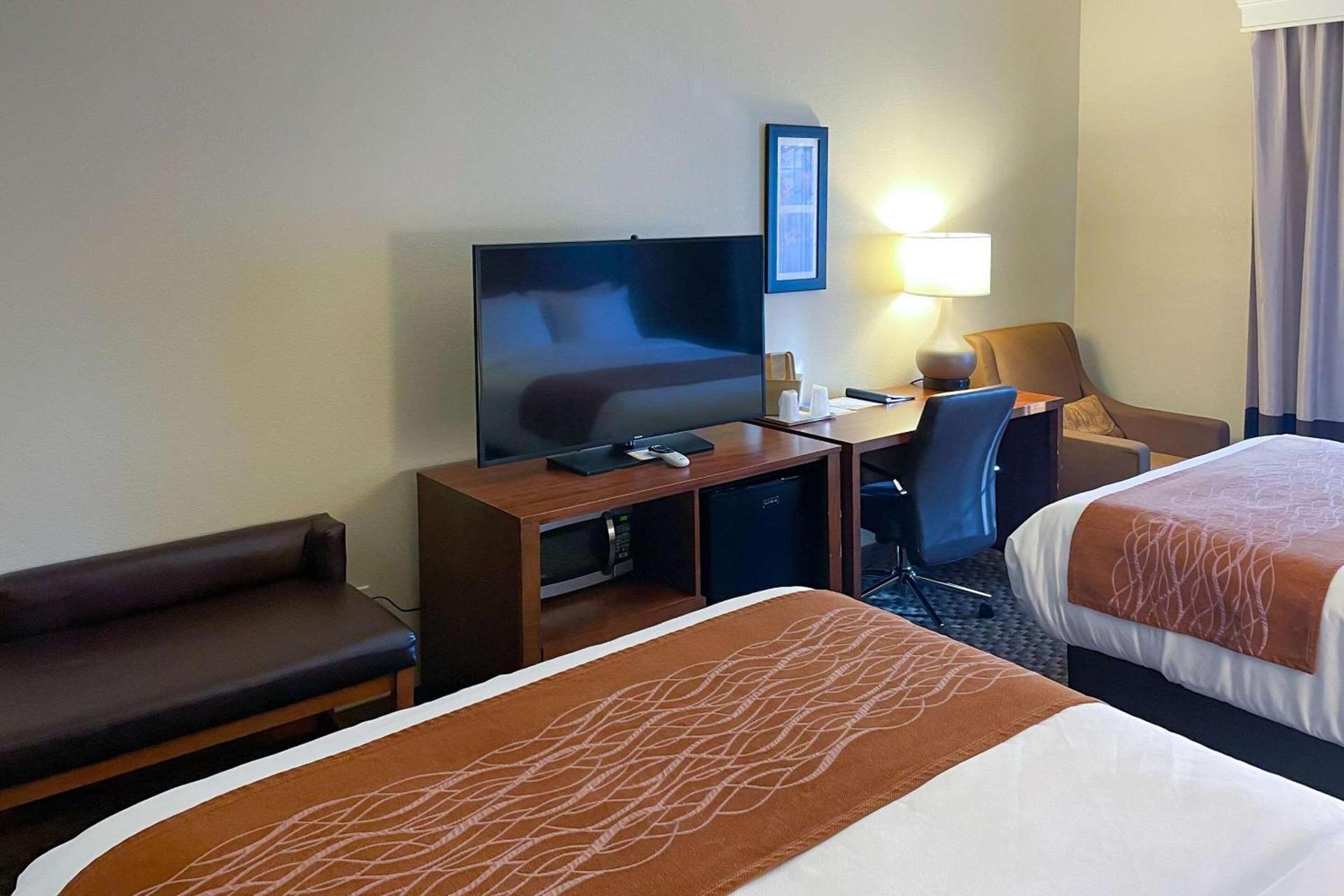 Comfort Inn & Suites Midtown photo 17