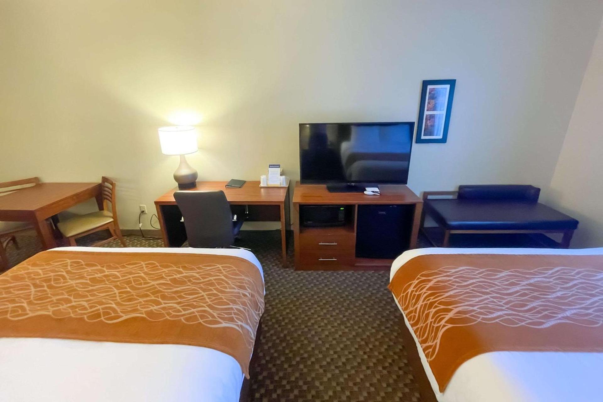 Comfort Inn & Suites Midtown photo 21