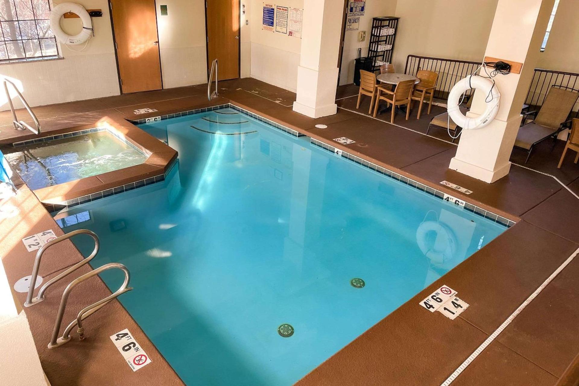 Comfort Inn & Suites Midtown photo 38