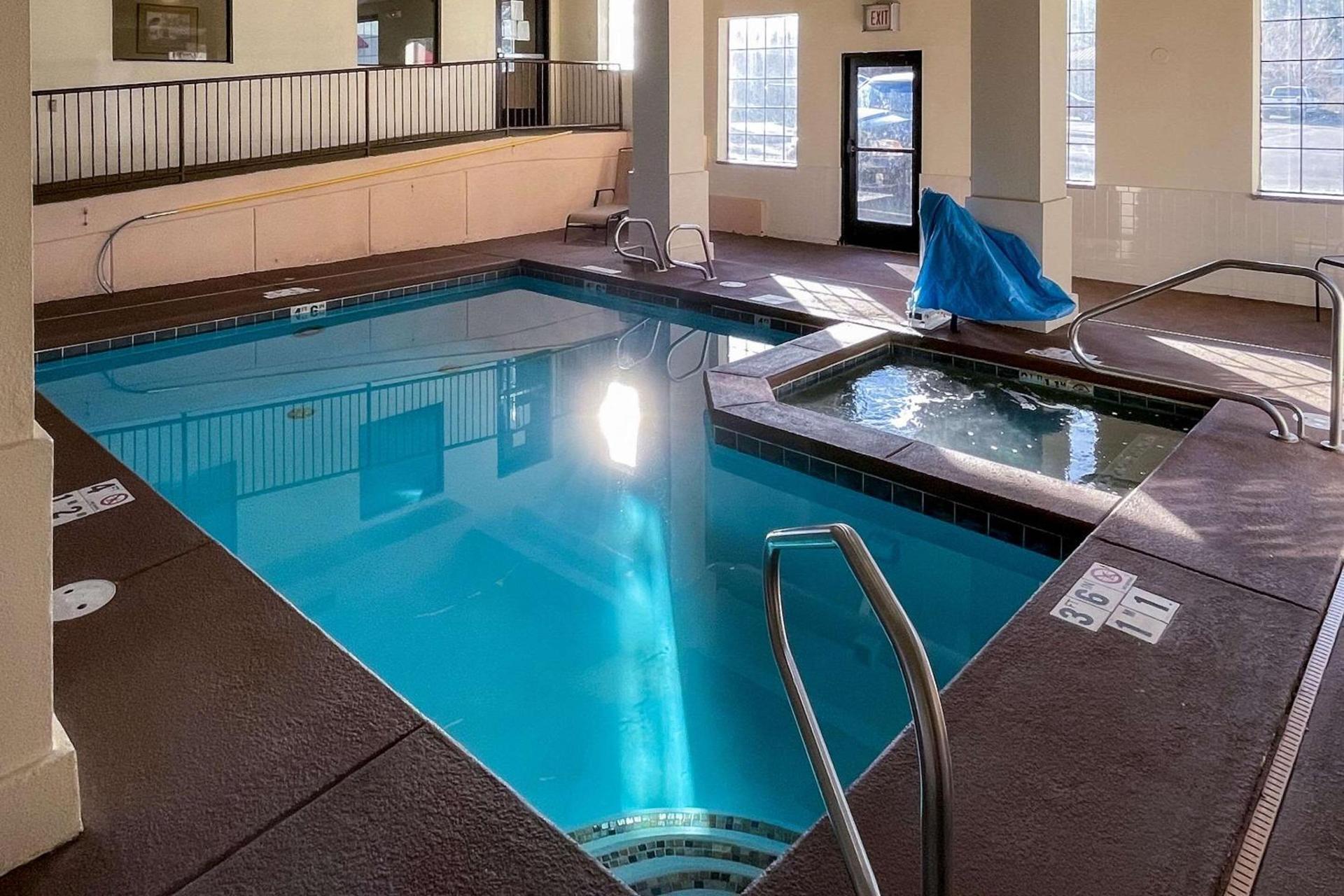 Comfort Inn & Suites Midtown photo 41