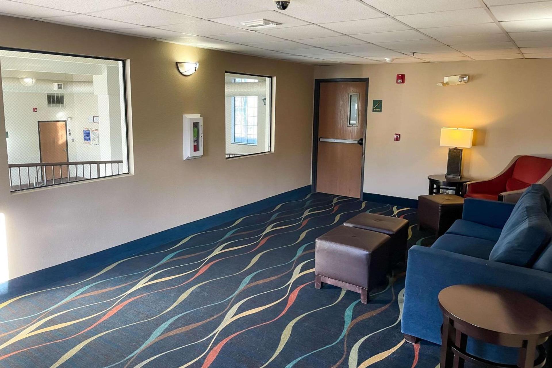 Comfort Inn & Suites Midtown photo 44