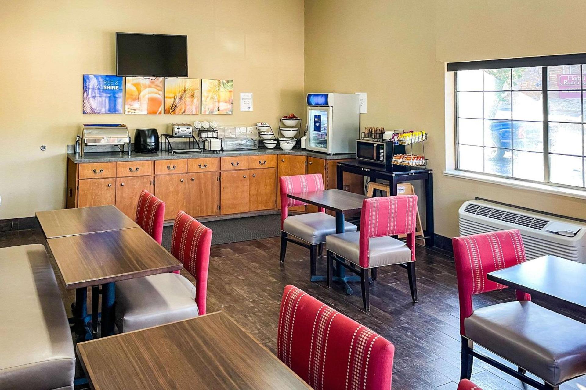 Comfort Inn & Suites Midtown photo 55