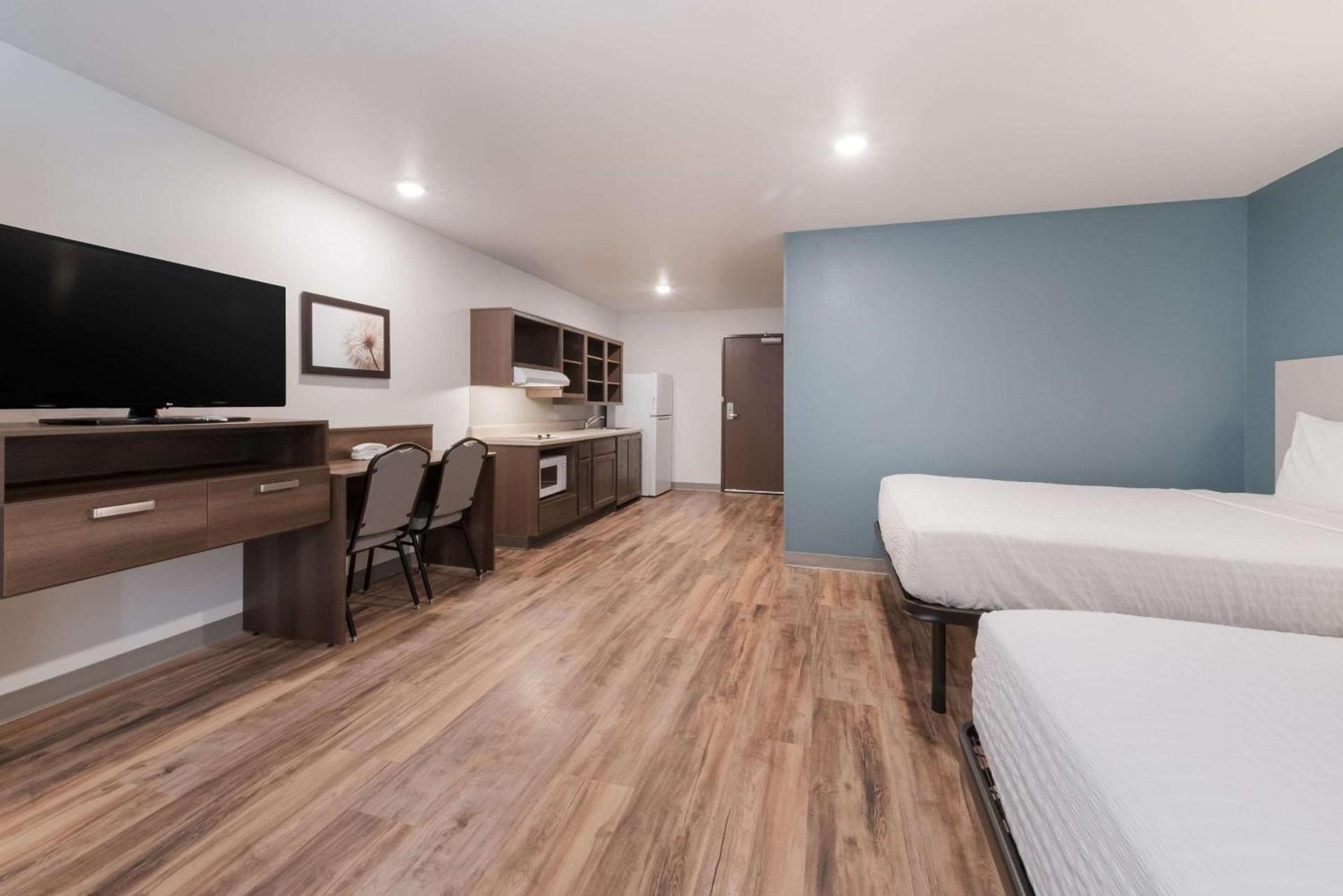 WoodSpring Suites Philadelphia Northeast photo 7