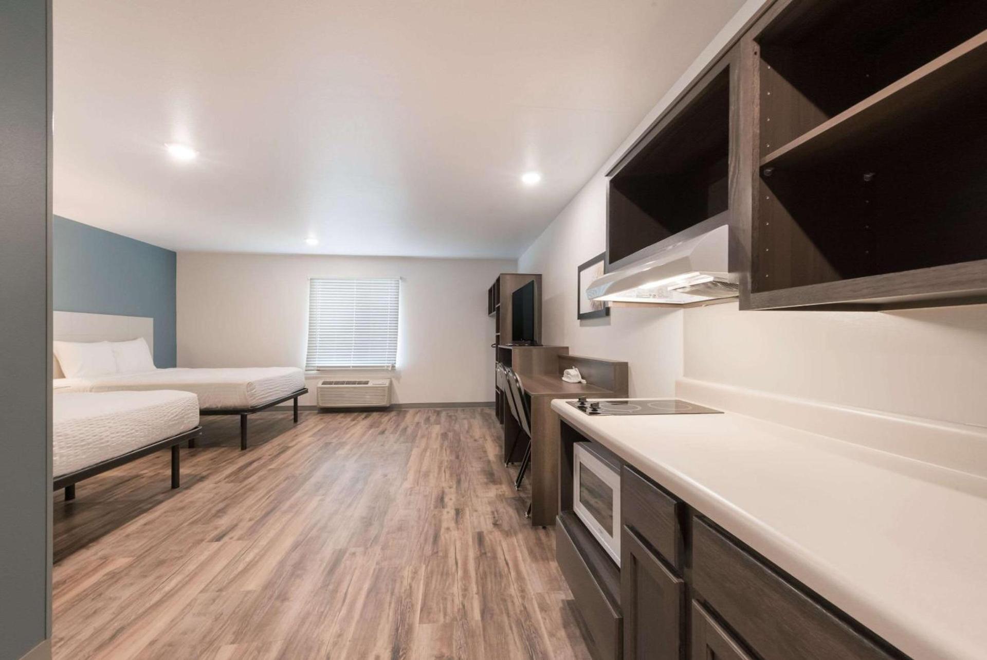 WoodSpring Suites Philadelphia Northeast photo 8