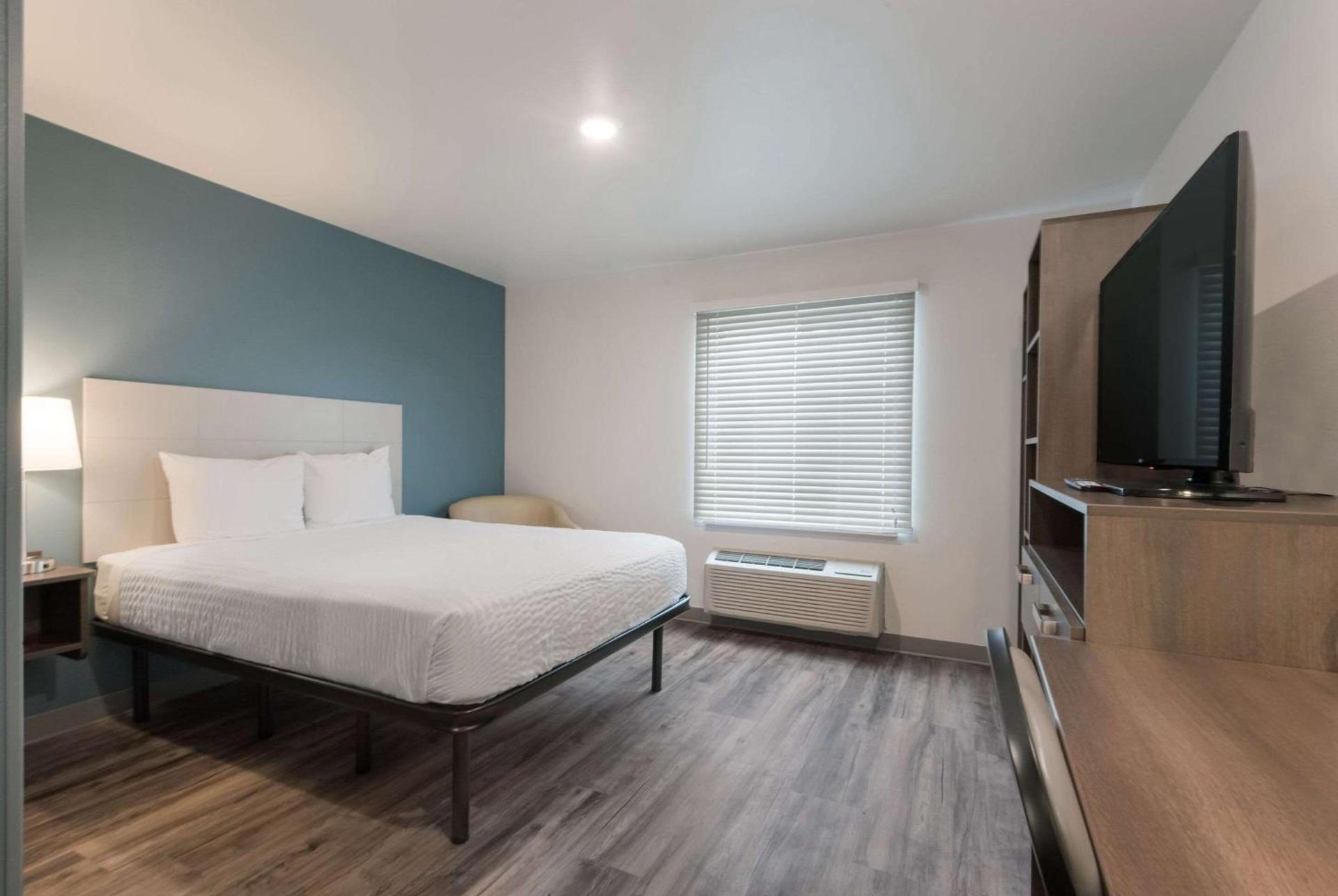 WoodSpring Suites Philadelphia Northeast photo 9