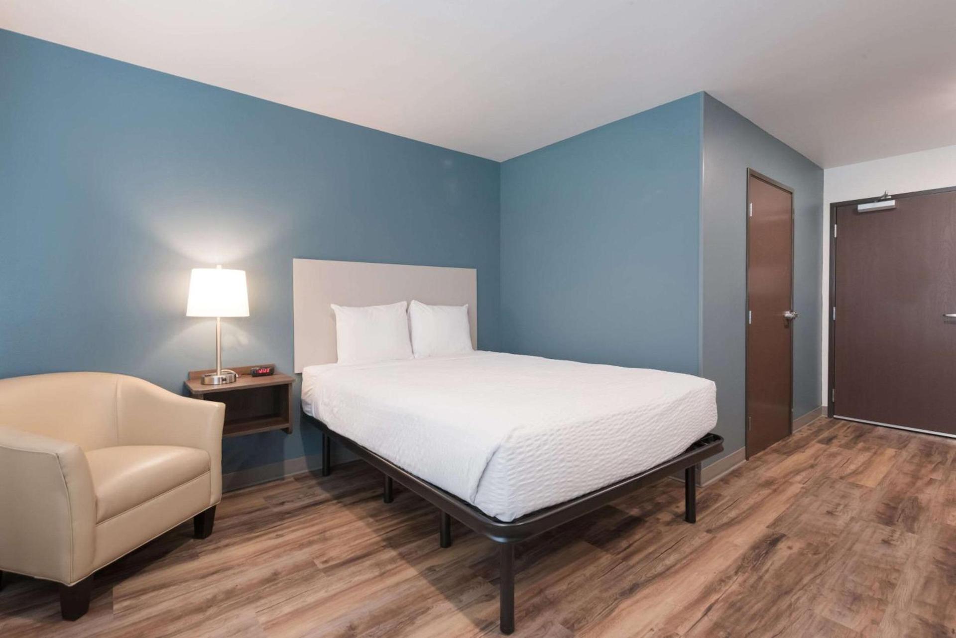 WoodSpring Suites Philadelphia Northeast photo 14