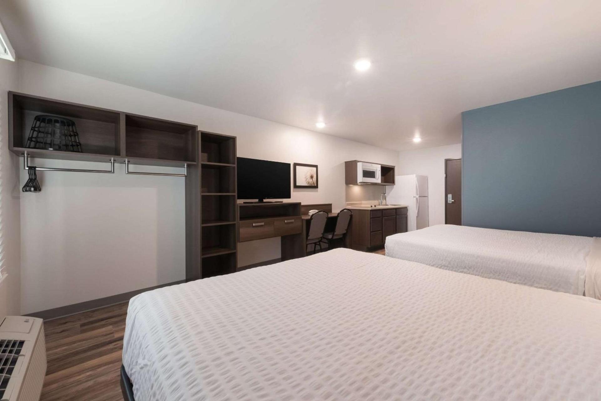 WoodSpring Suites Philadelphia Northeast photo 20