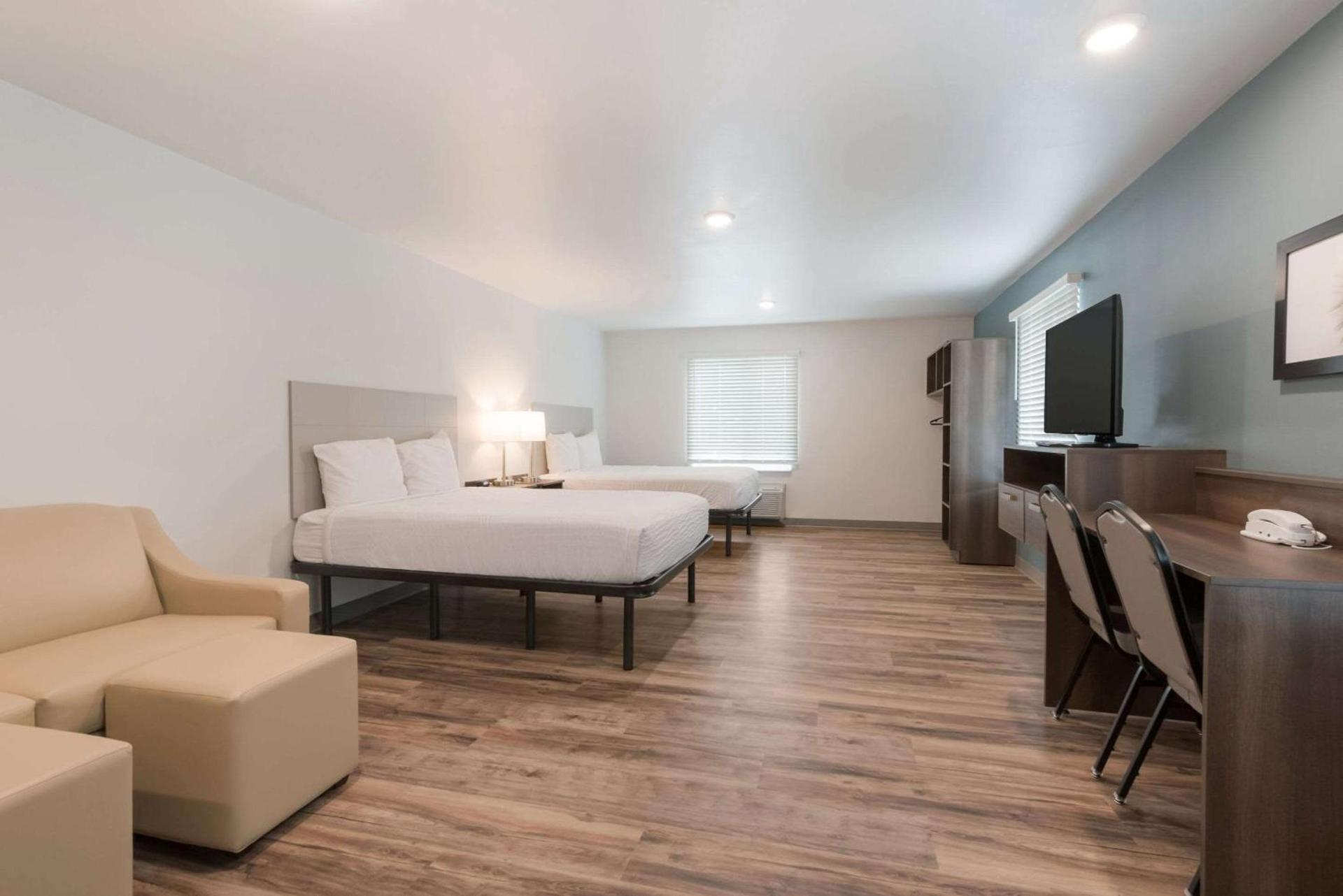 WoodSpring Suites Philadelphia Northeast photo 21