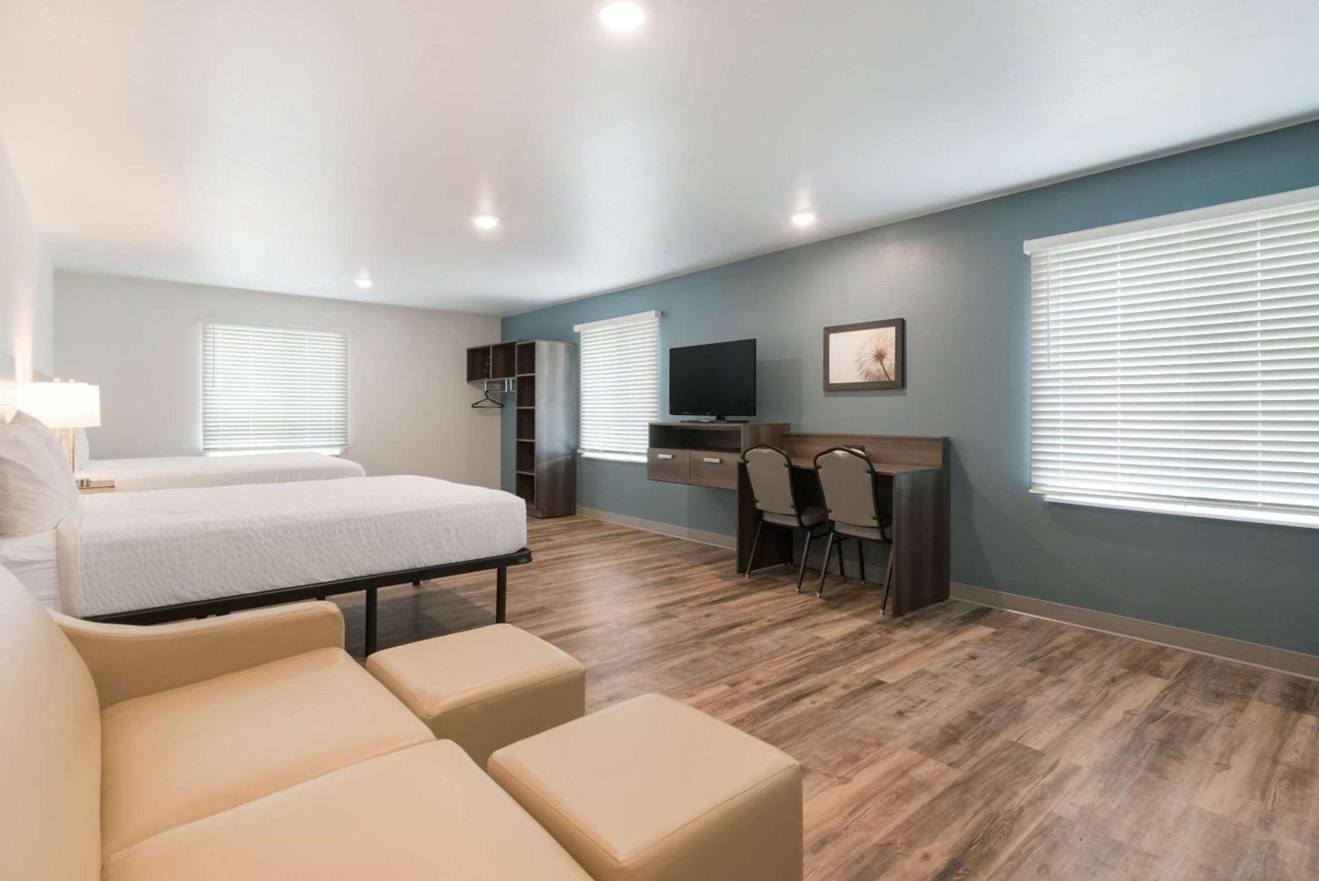 WoodSpring Suites Philadelphia Northeast photo 23
