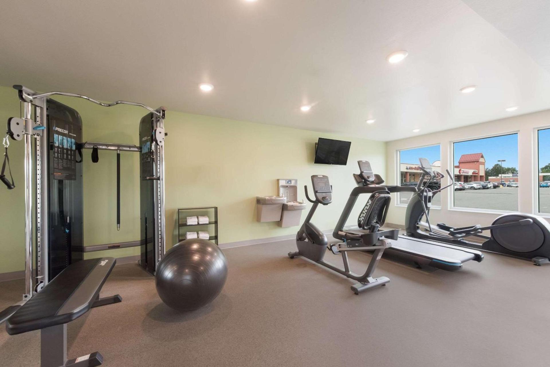 WoodSpring Suites Philadelphia Northeast photo 31
