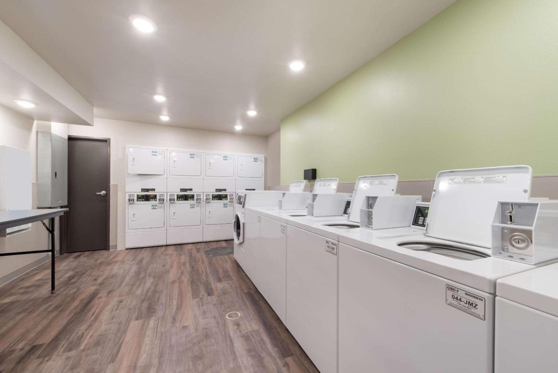 WoodSpring Suites Philadelphia Northeast photo 32