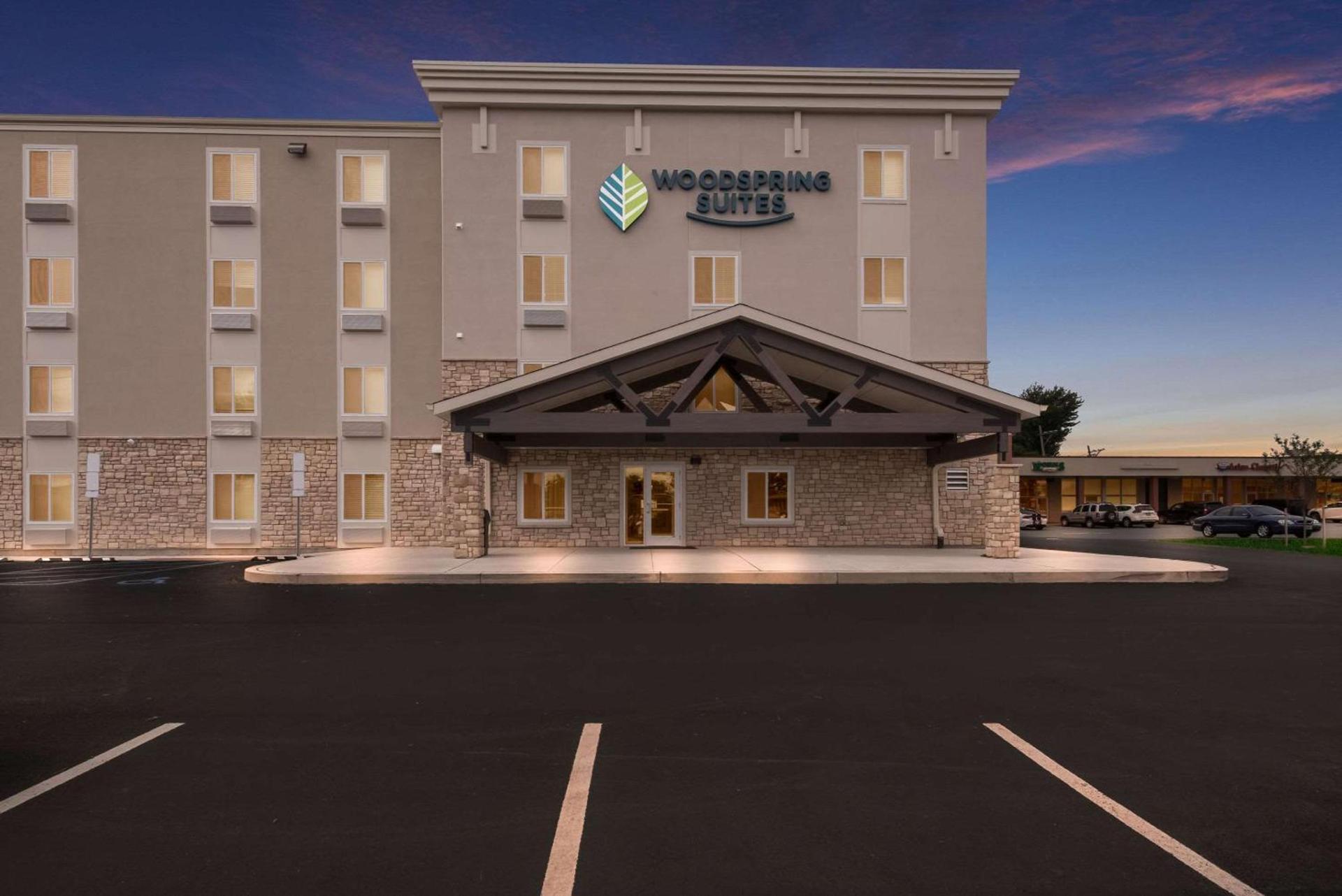 WoodSpring Suites Philadelphia Northeast photo 35