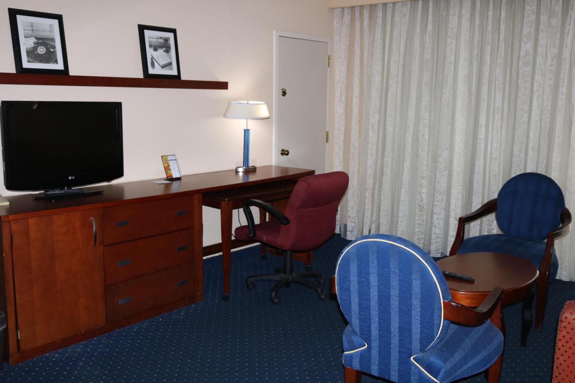 Baymont by Wyndham Columbia Northwest photo 24