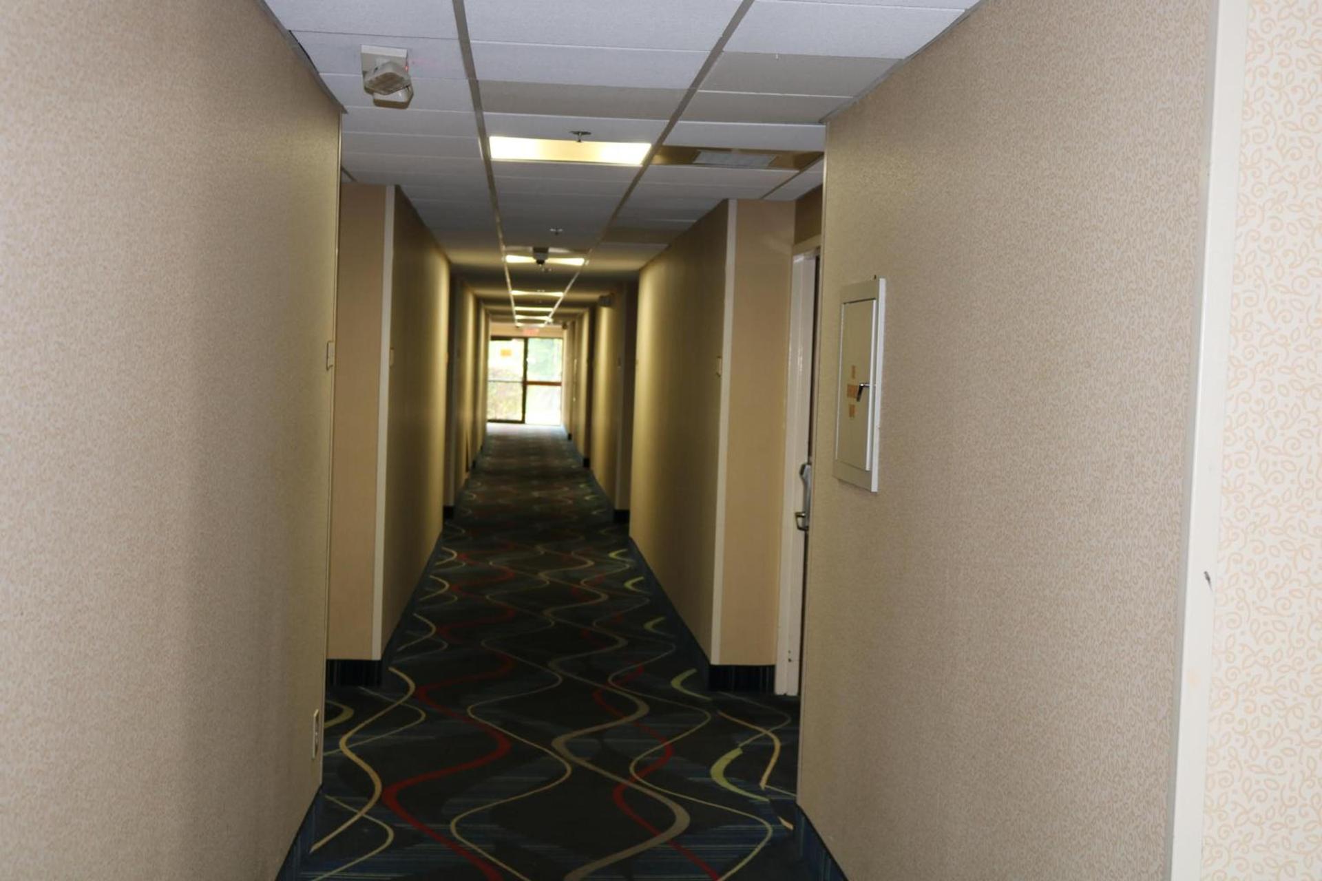 Baymont by Wyndham Columbia Northwest photo 22