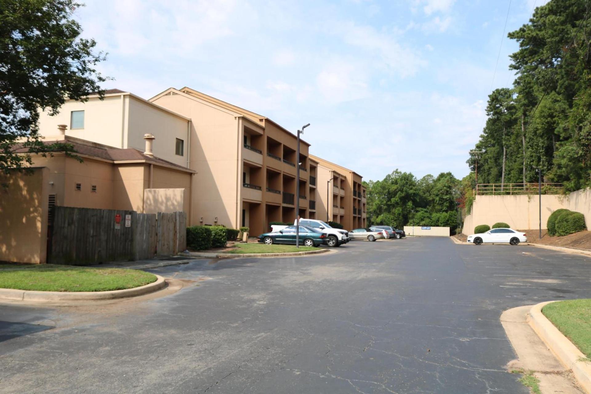 Baymont by Wyndham Columbia Northwest photo 23