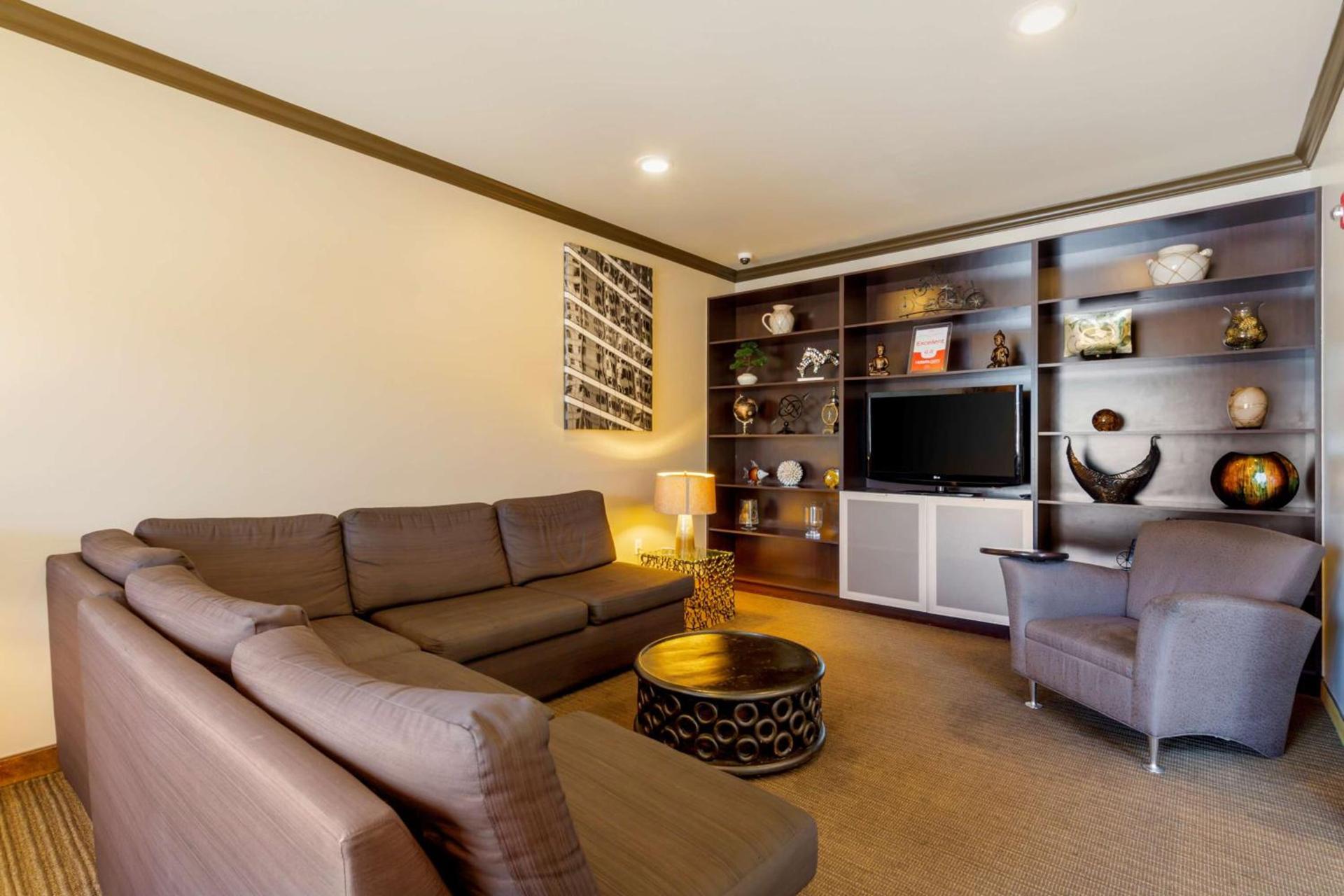 Best Western Plus Miami Airport North Hotel & Suites photo 11